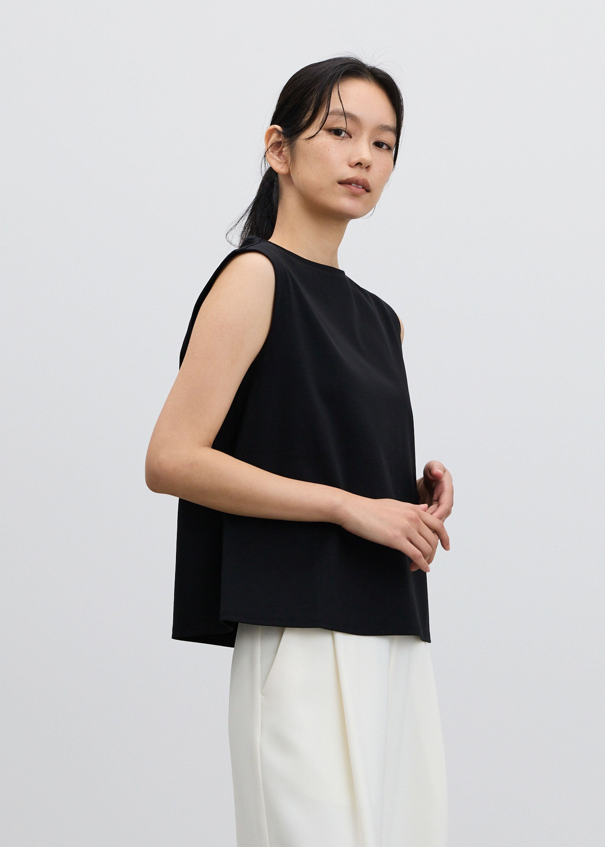 COOL SMOOTH ノースリーブカットソー