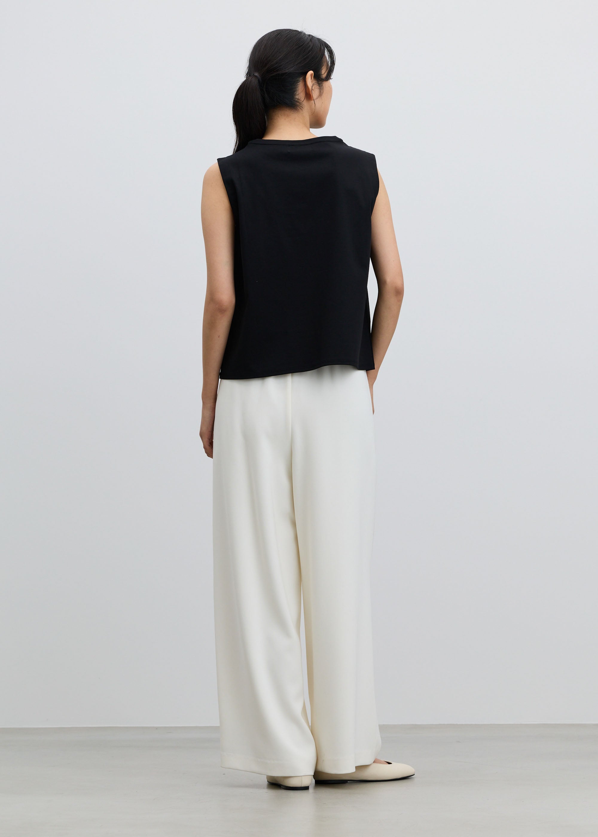 タックワイドパンツ