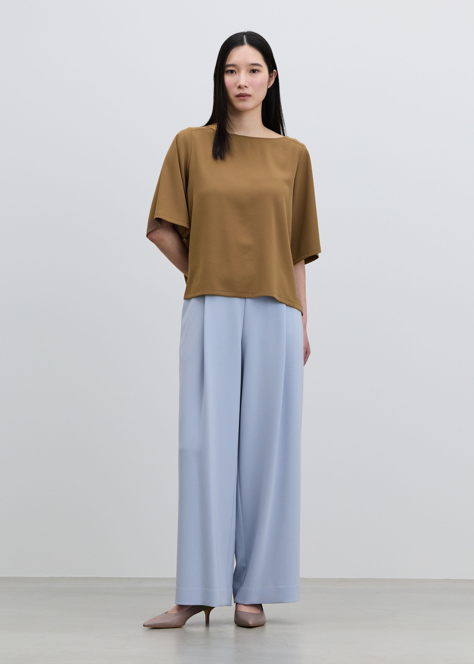 ヴィンテージサテンボートネックTブラウス - SOÉJU online store｜上質