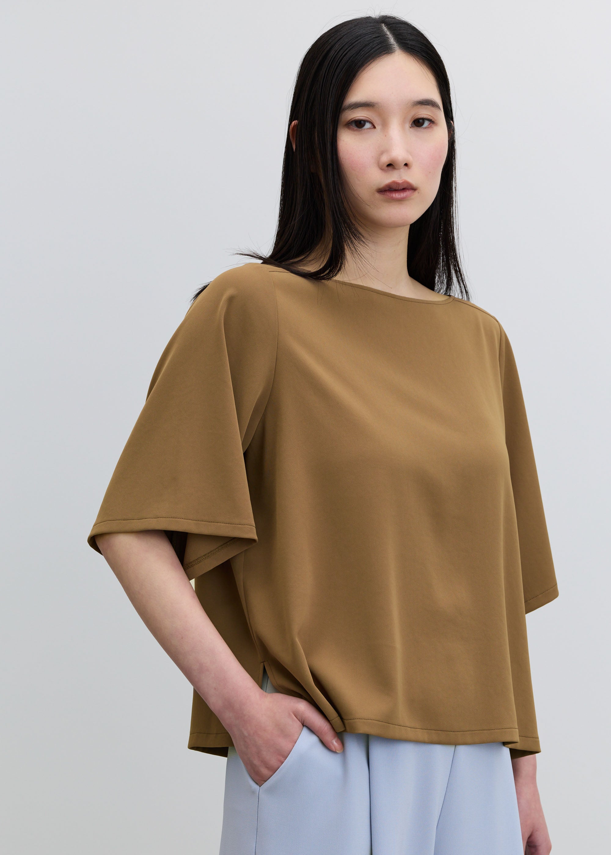 【2018SS】 サテンボートネック ブラウス ヴィンテージサテンボートネックTブラウス - SOÉJU online store｜上質