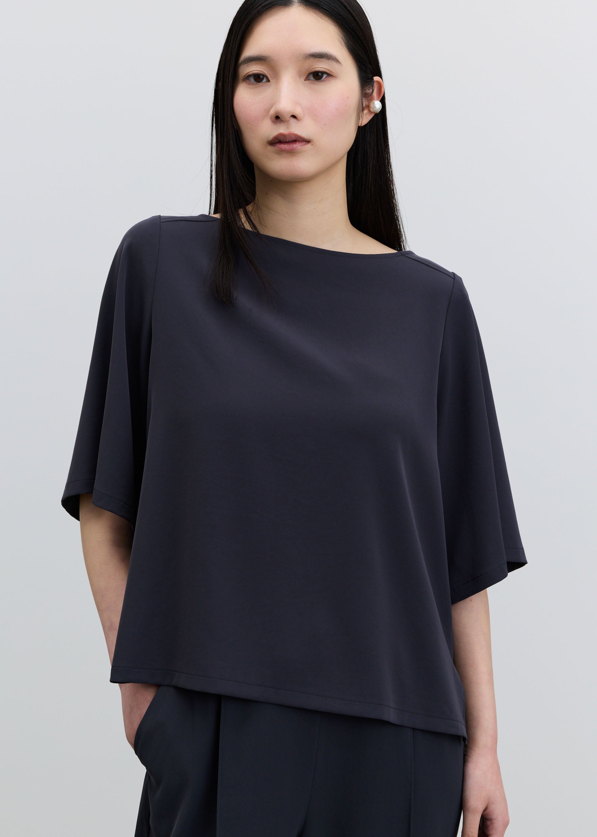 ヴィンテージサテンボートネックTブラウス - SOÉJU online store｜上質