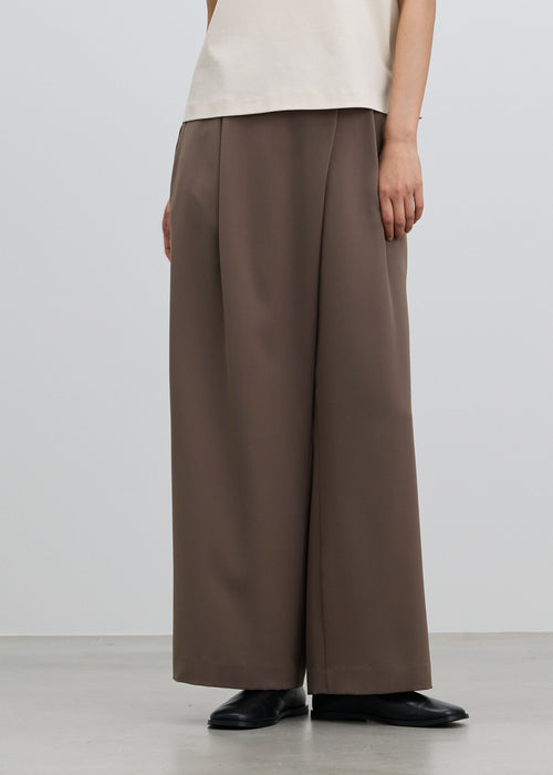 スラントタックワイドパンツ