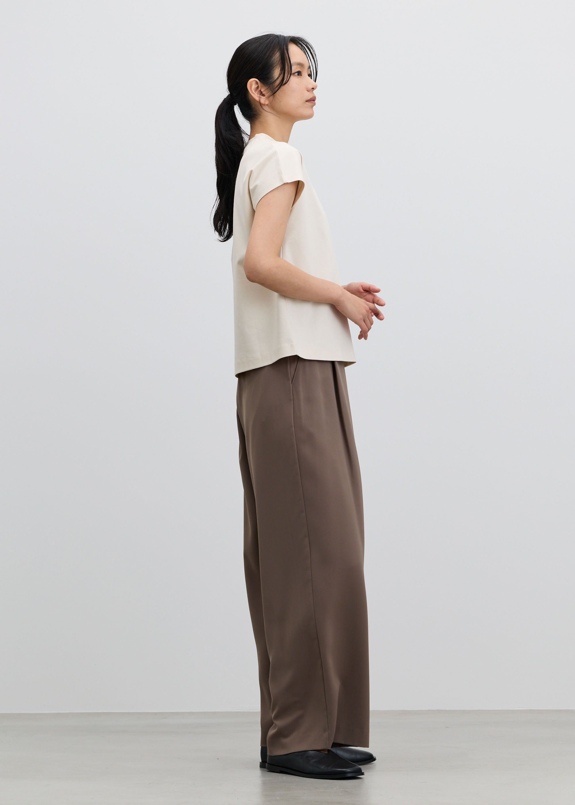 スラントタックワイドパンツ