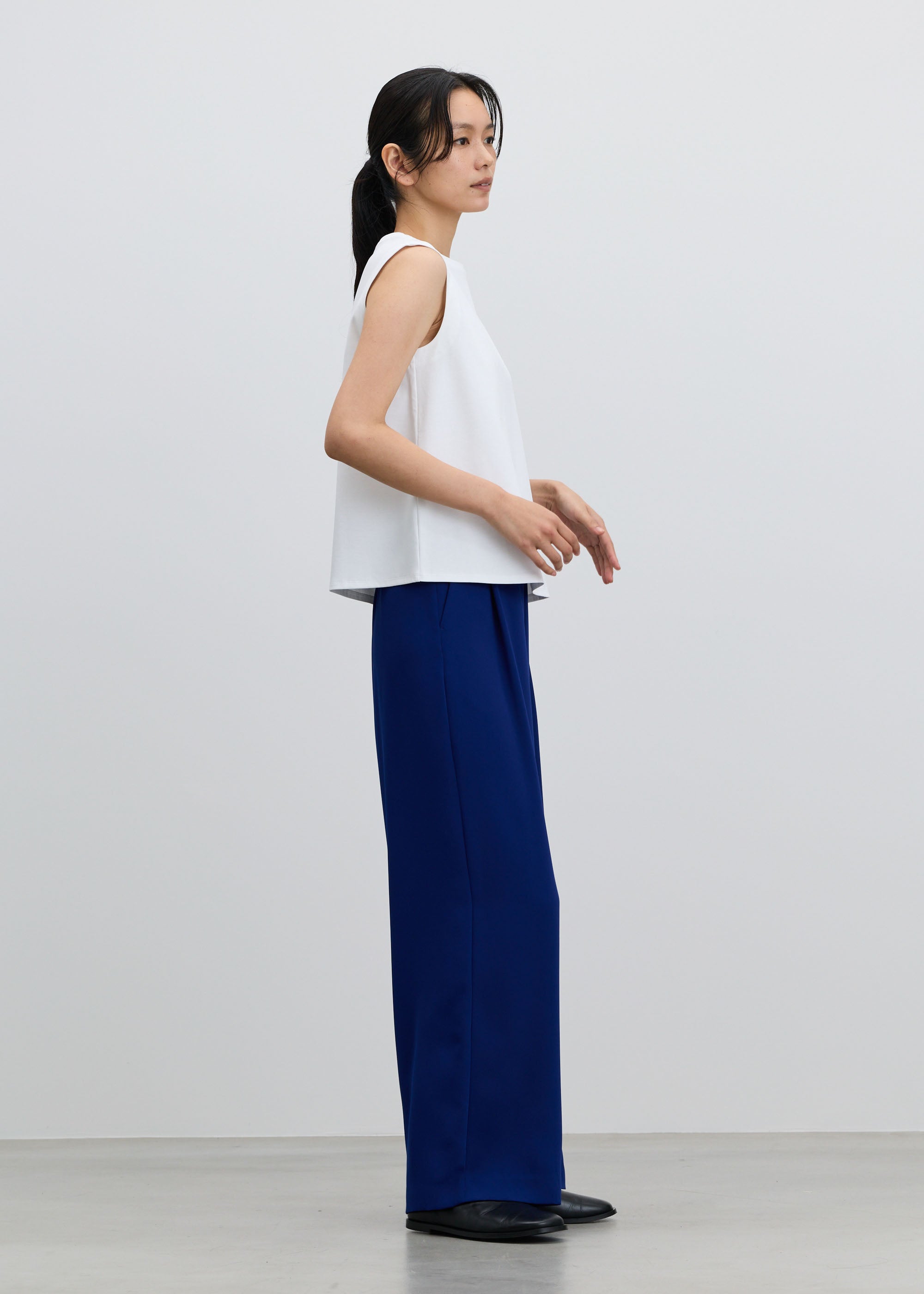 サイドタックワイドパンツ