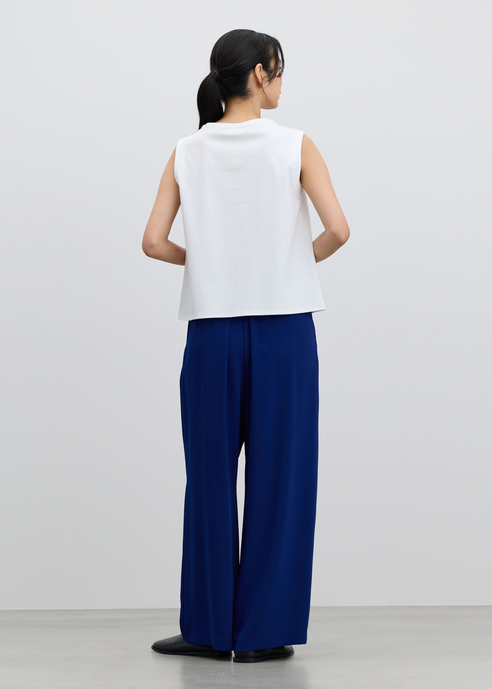 サイドタックワイドパンツ