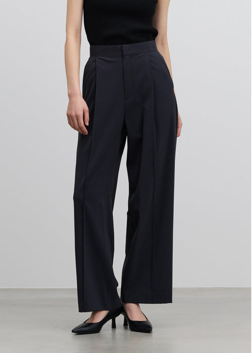 エアリーストレッチタックストレートパンツ