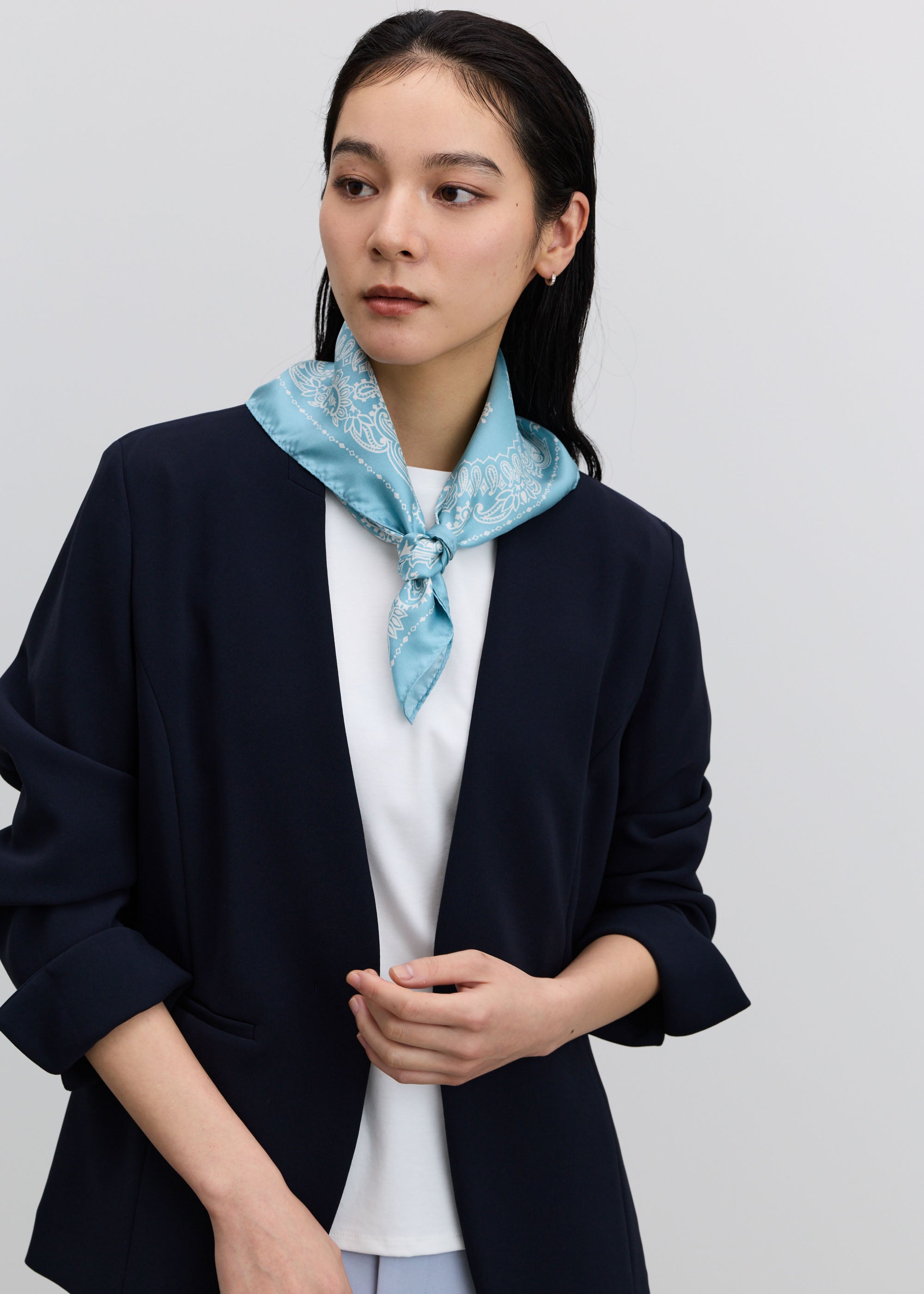 シルクバンダナプリントスカーフ