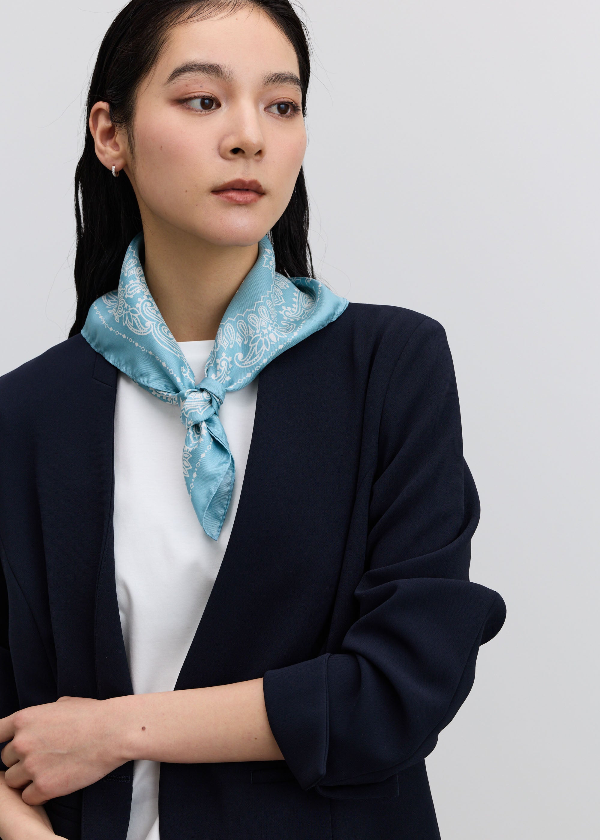キミコさまSoeju スカーフ ネイビー シルクバンダナプリントスカーフ- SOÉJU online store｜上質な大人の