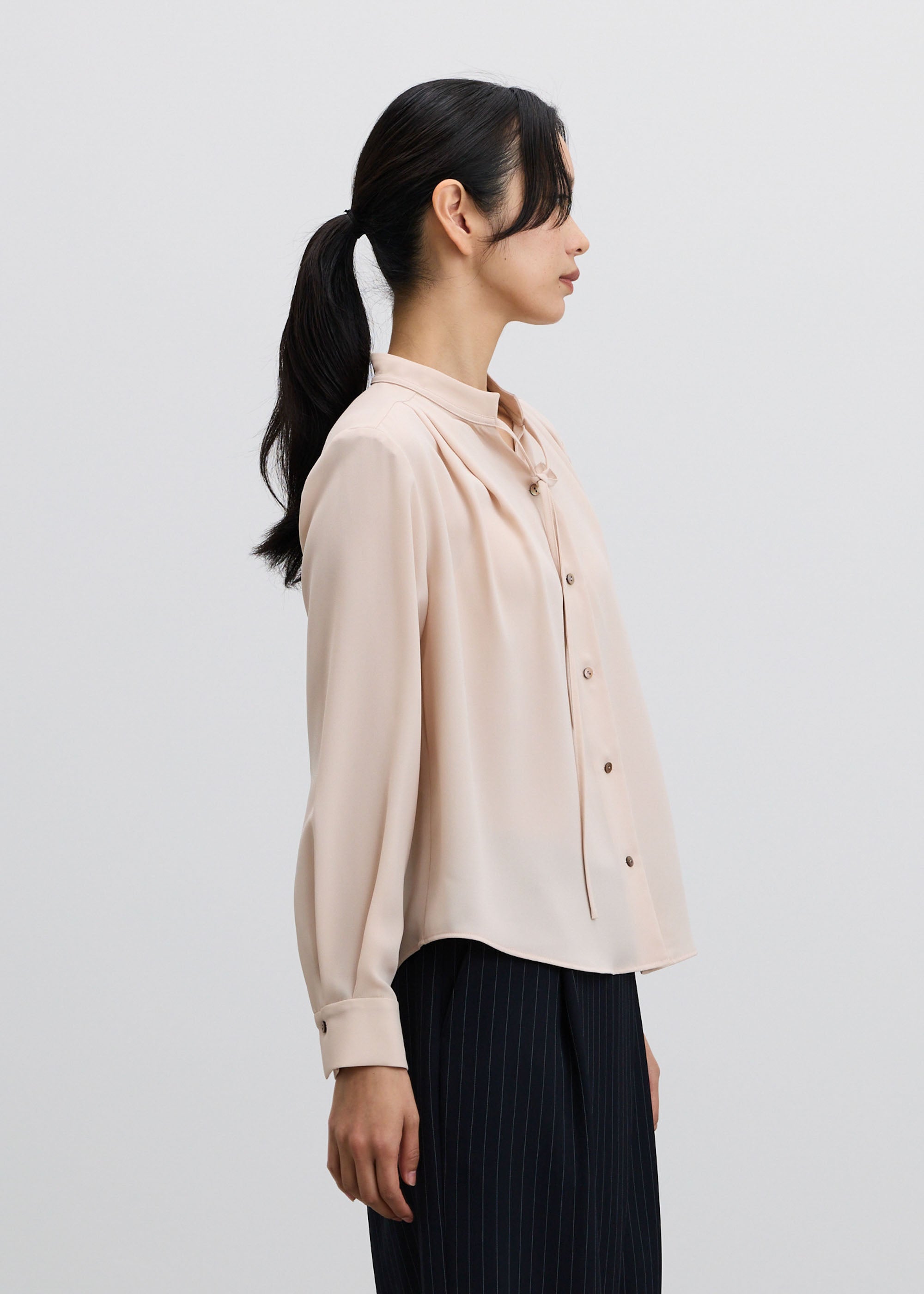 エアリージョーゼットリボンブラウス