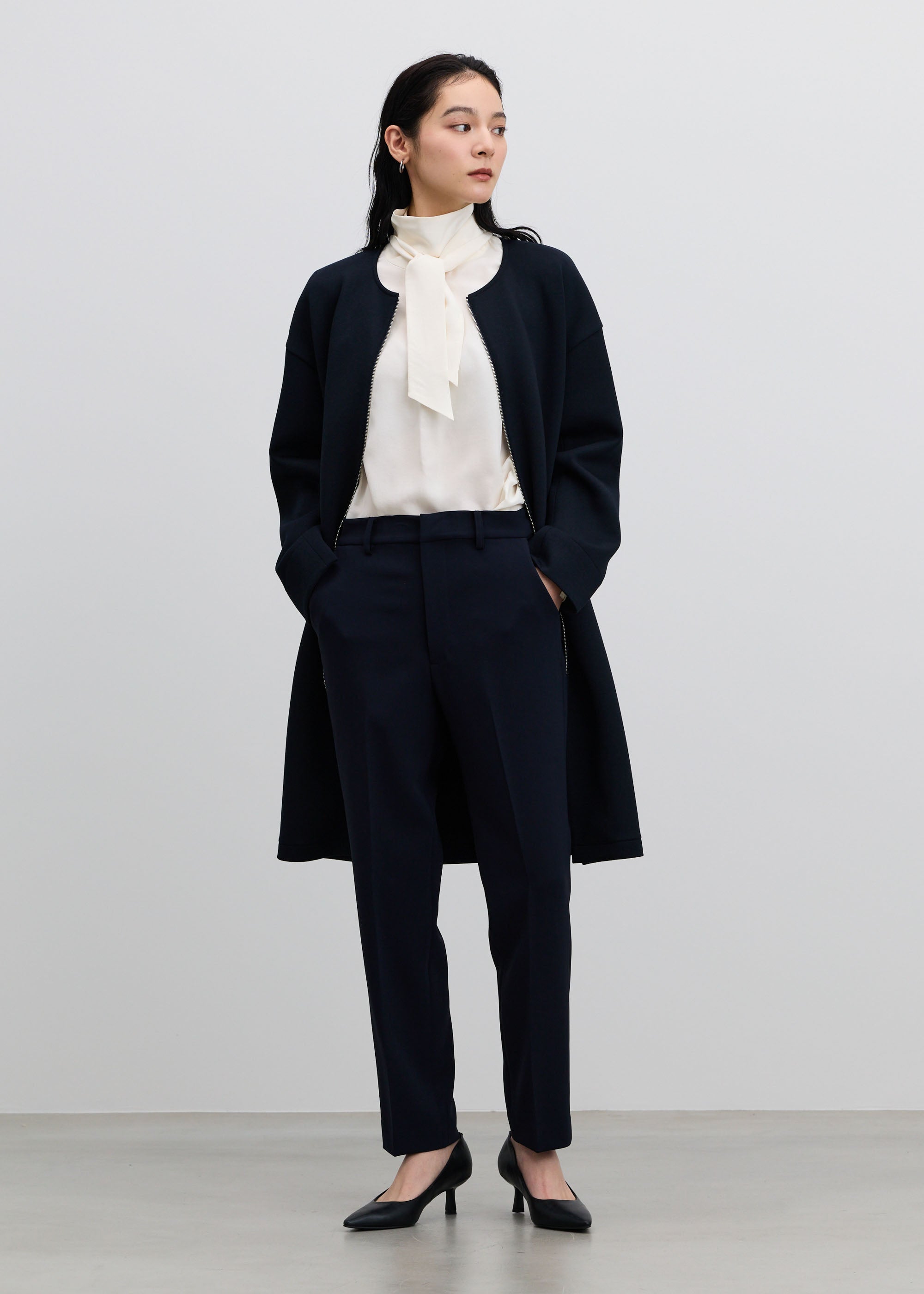 SOEJU ソージュ　ソフトオックス　センタープレス　ストレートパンツ　M 店舗で試着せずにベストパンツを選べるSOÉJUのキャンペーン｜おうちの