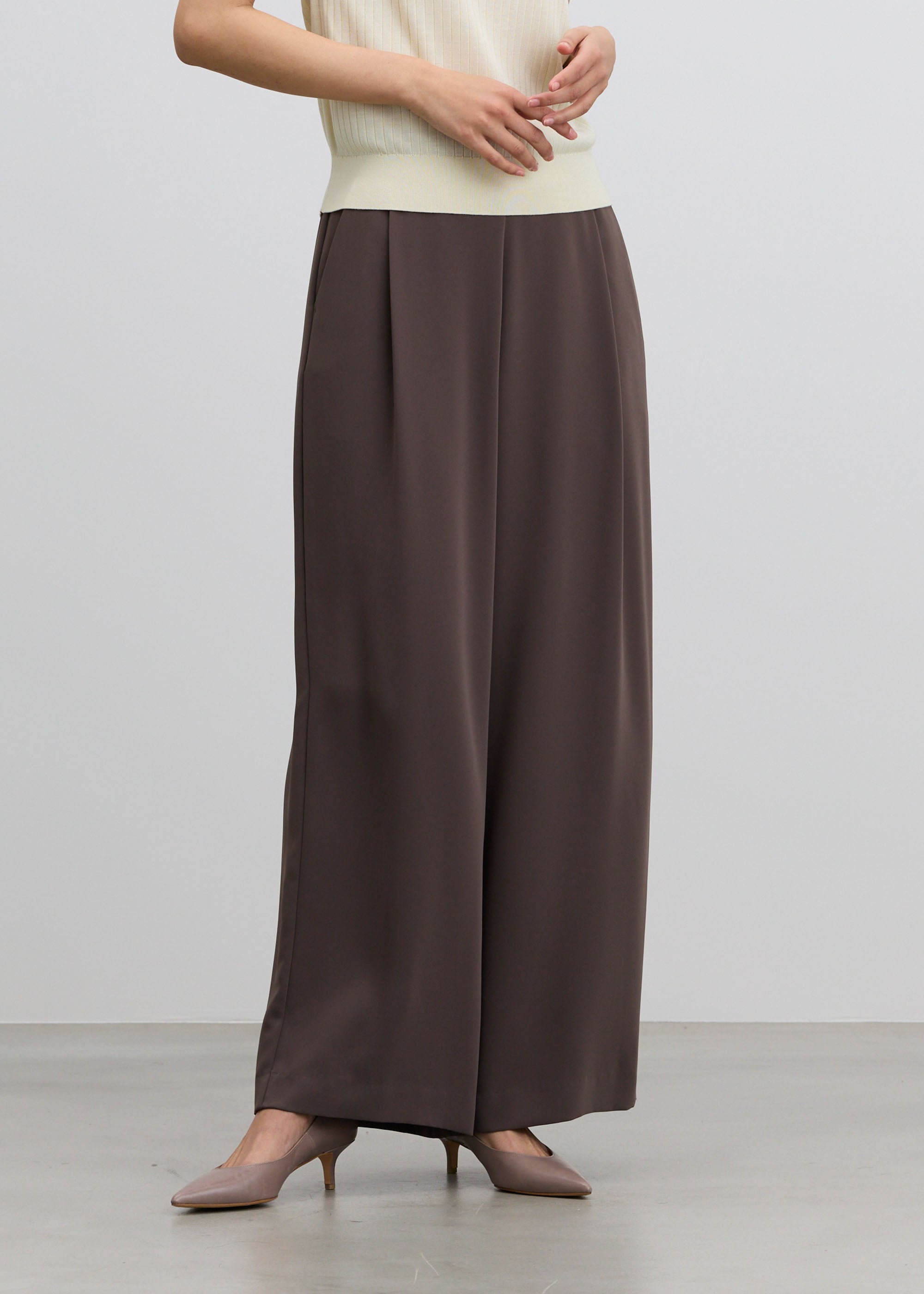 サイドタックワイドパンツ