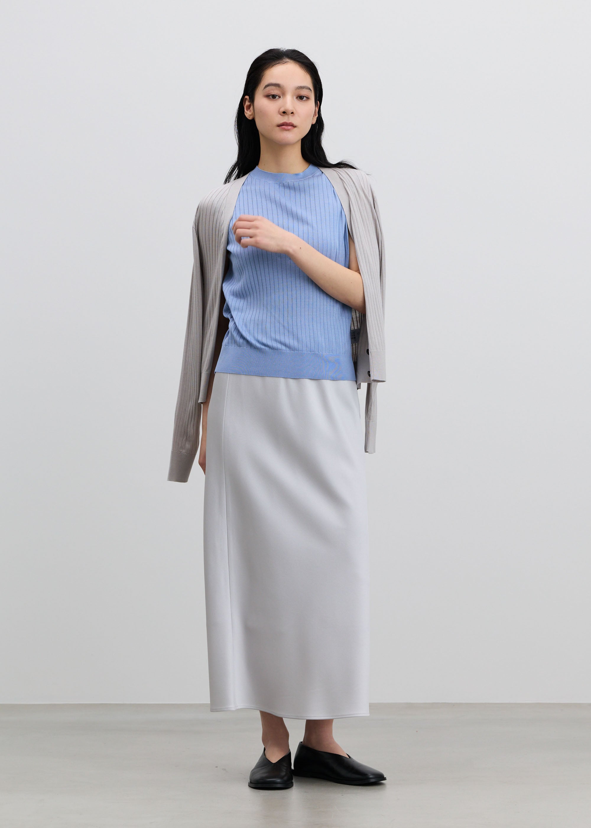 トリアセサテンロングスカート - SOÉJU online store｜上質な大人の