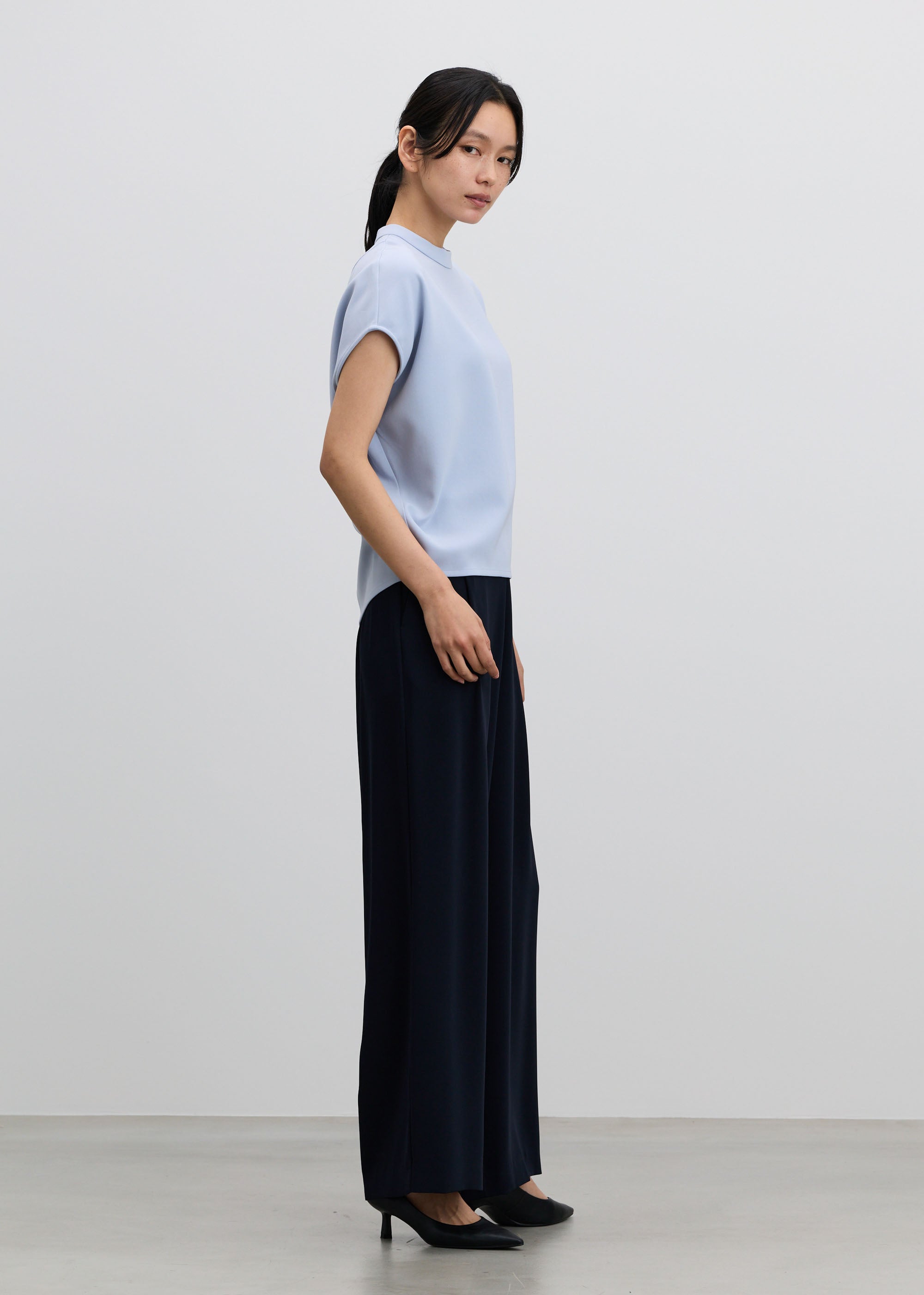 サイドタックワイドパンツ