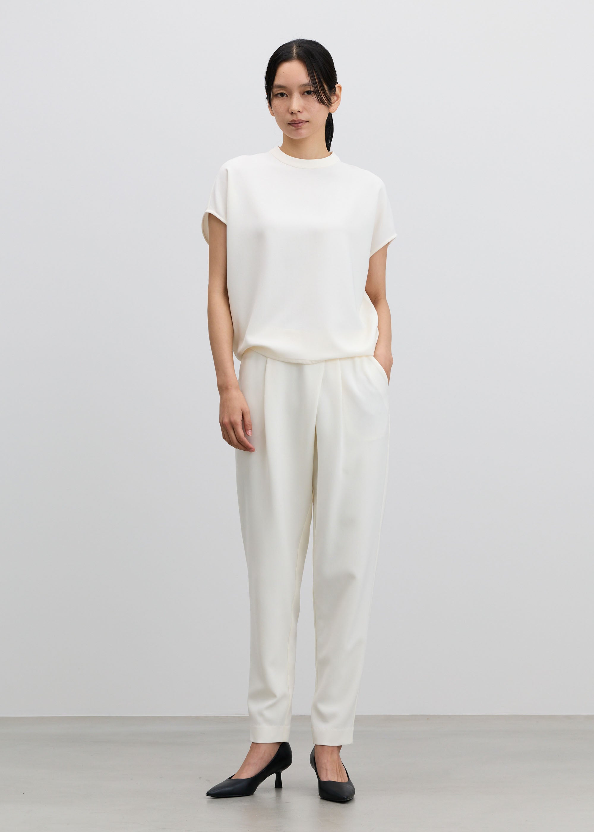 スタンドカラーコクーンブラウス - SOÉJU online store｜上質な大人の