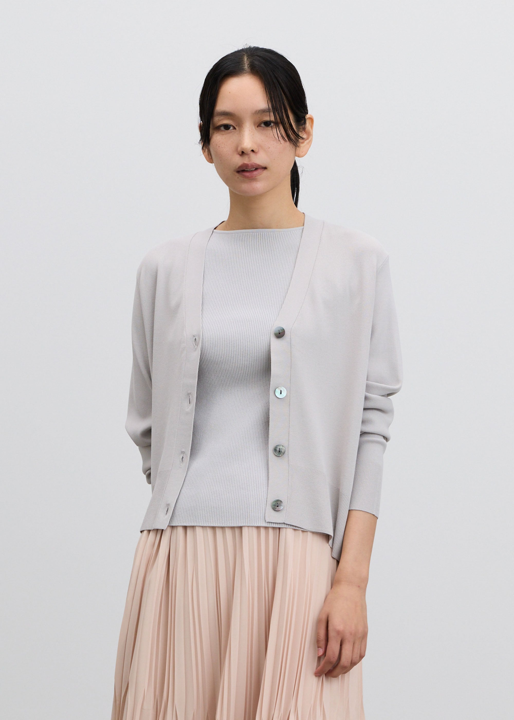 Vネックショートニットカーディガン