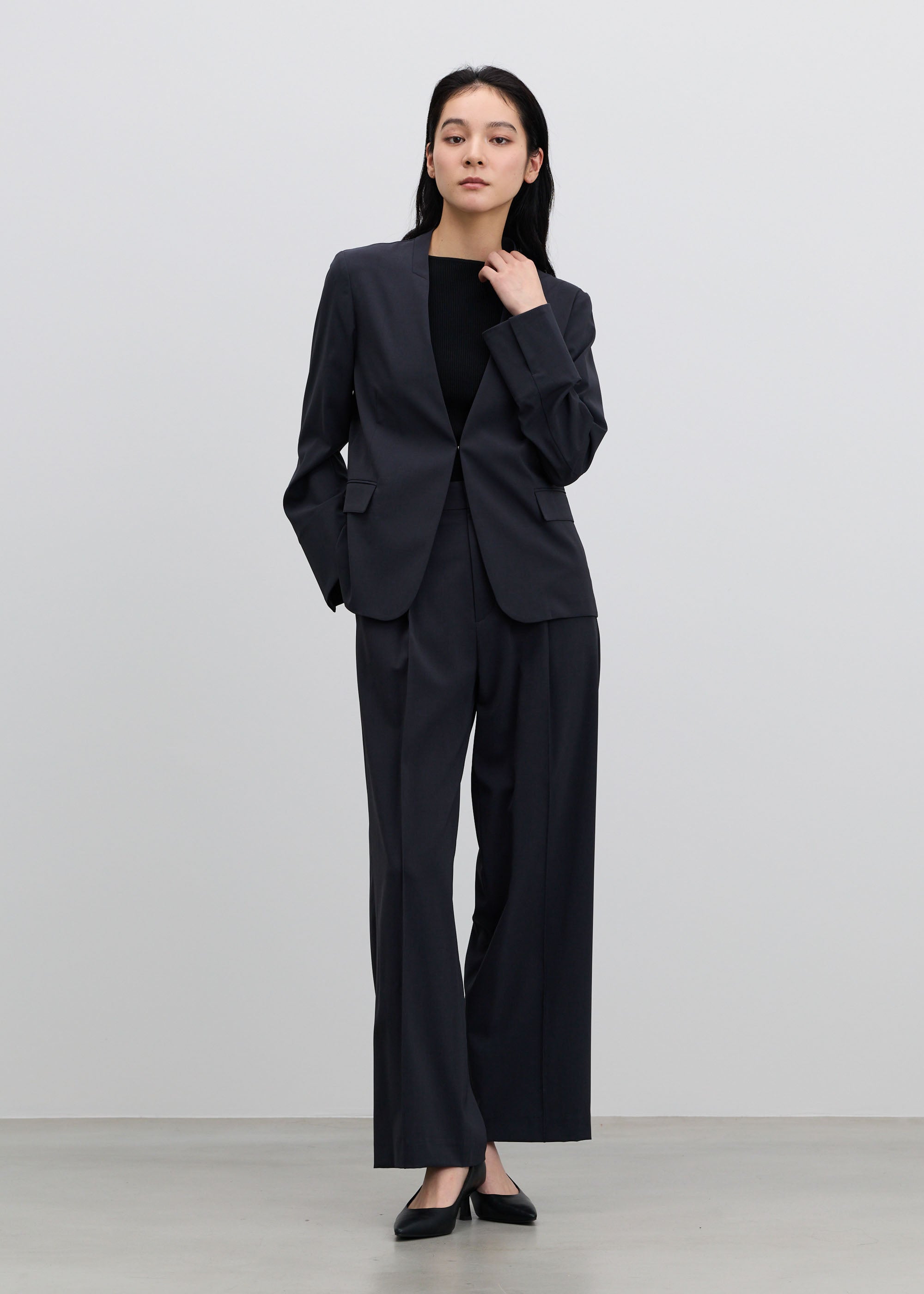 エアリーストレッチタックストレートパンツ