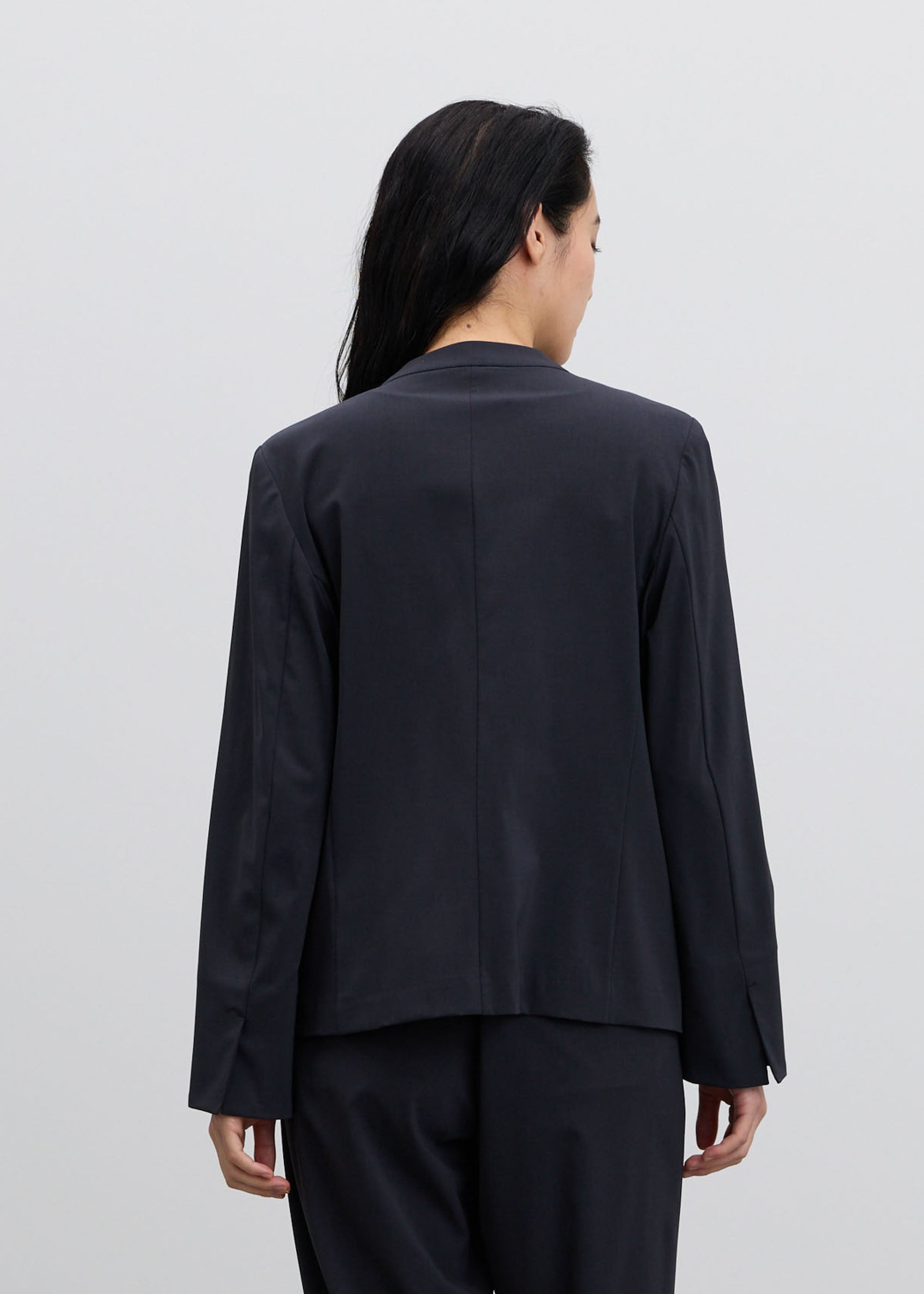 エアリーストレッチノーカラージャケット - SOÉJU online store｜上質