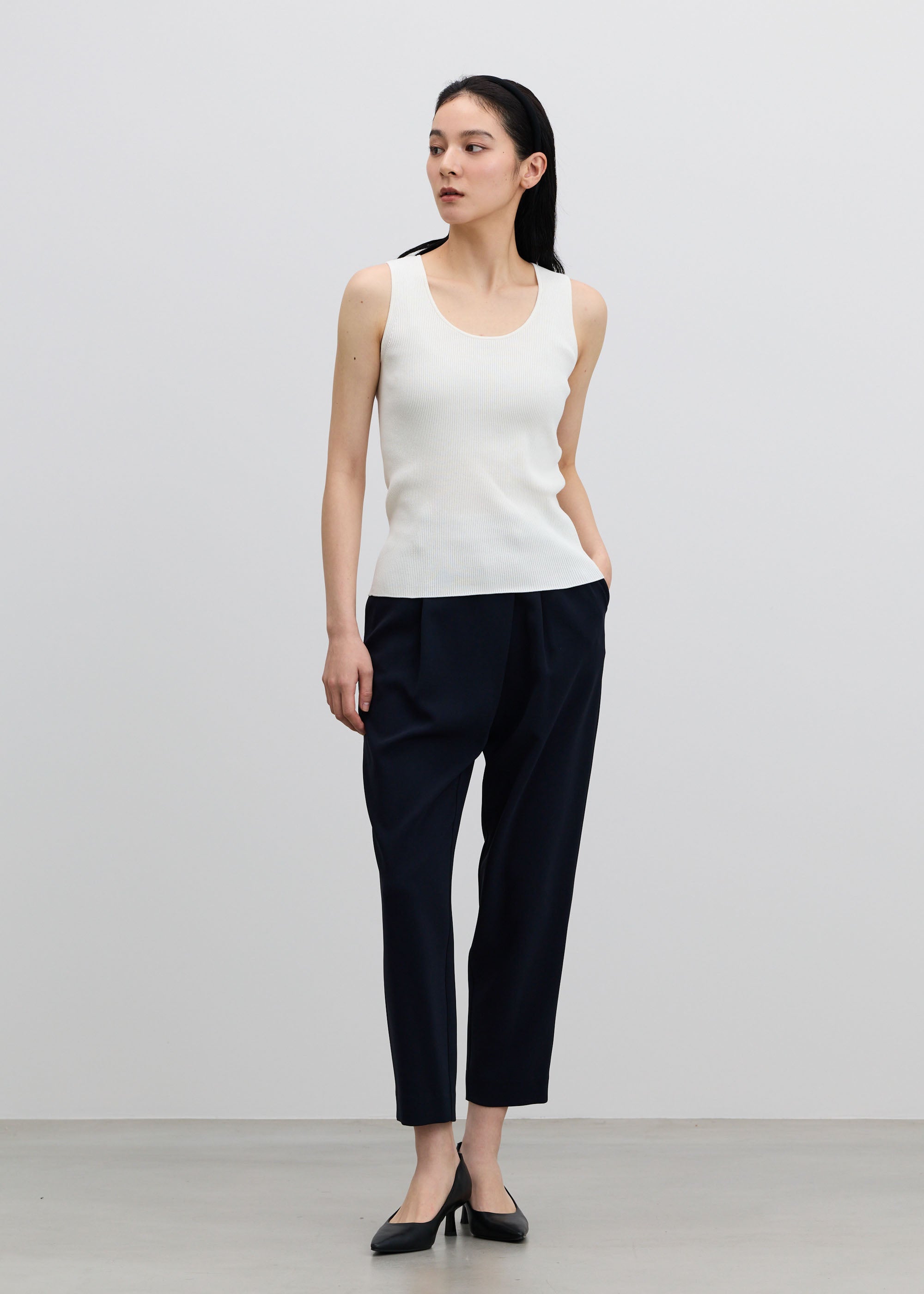 タックパンツ - SOÉJU online store｜上質な大人の女性のためのボトムス