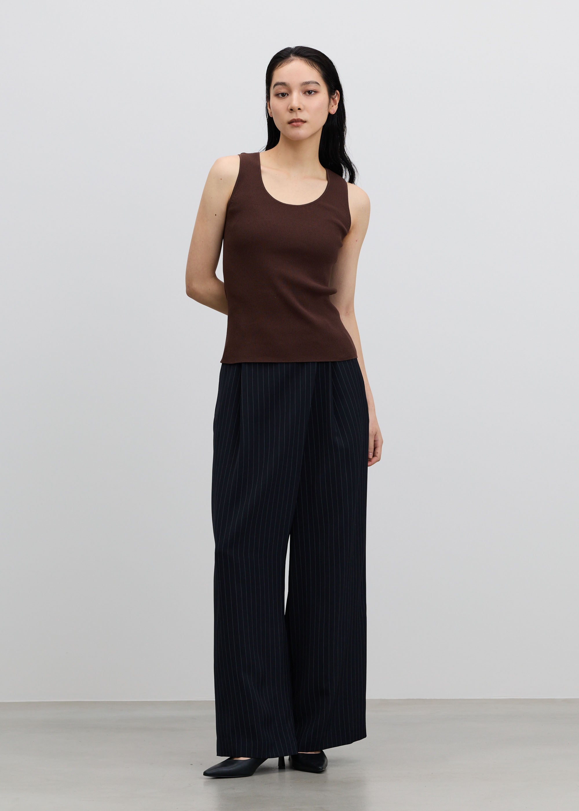 美Neck ノースリーブニット (Uネック) - SOÉJU online store｜上質な