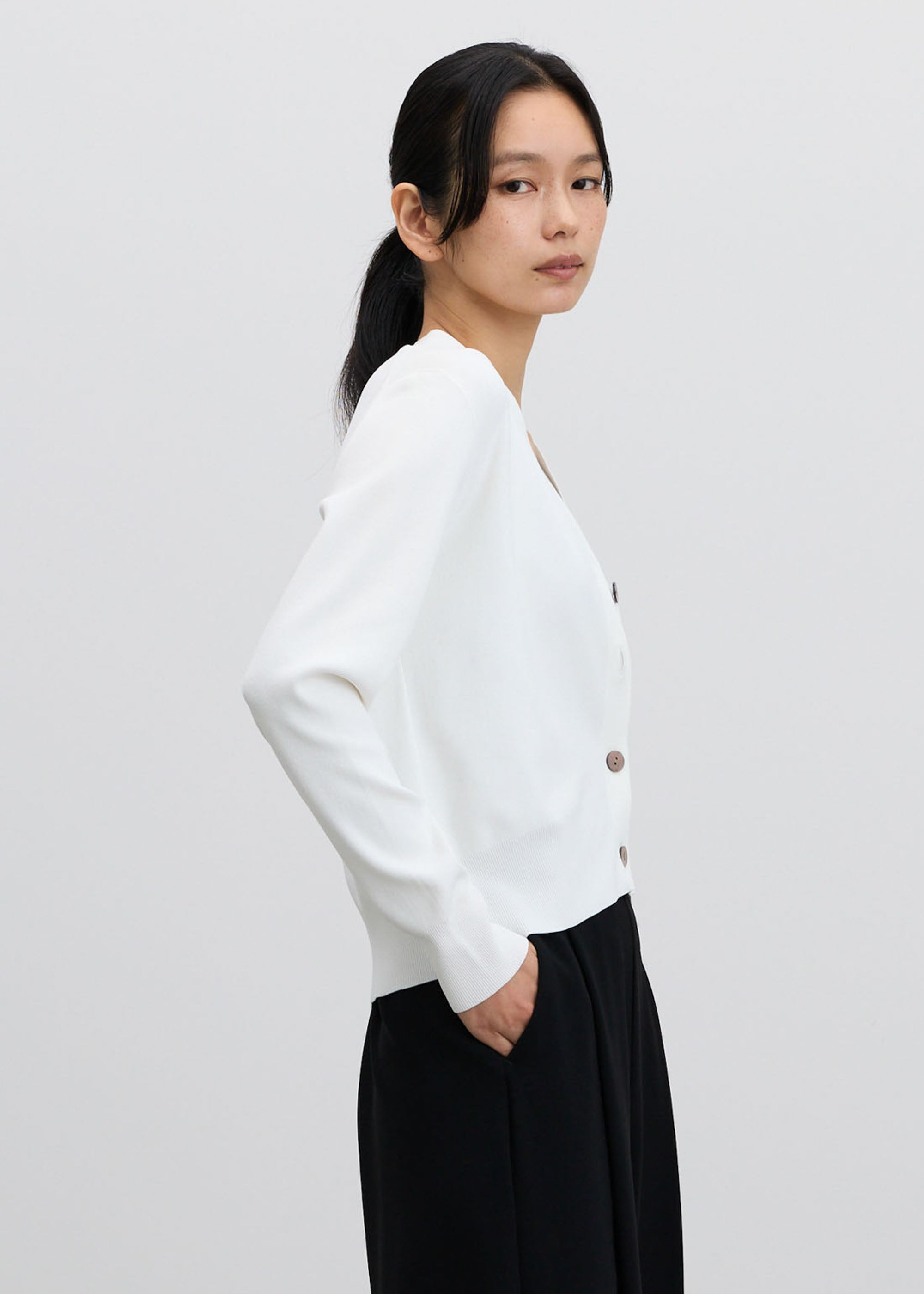 Vネックショートニットカーディガン