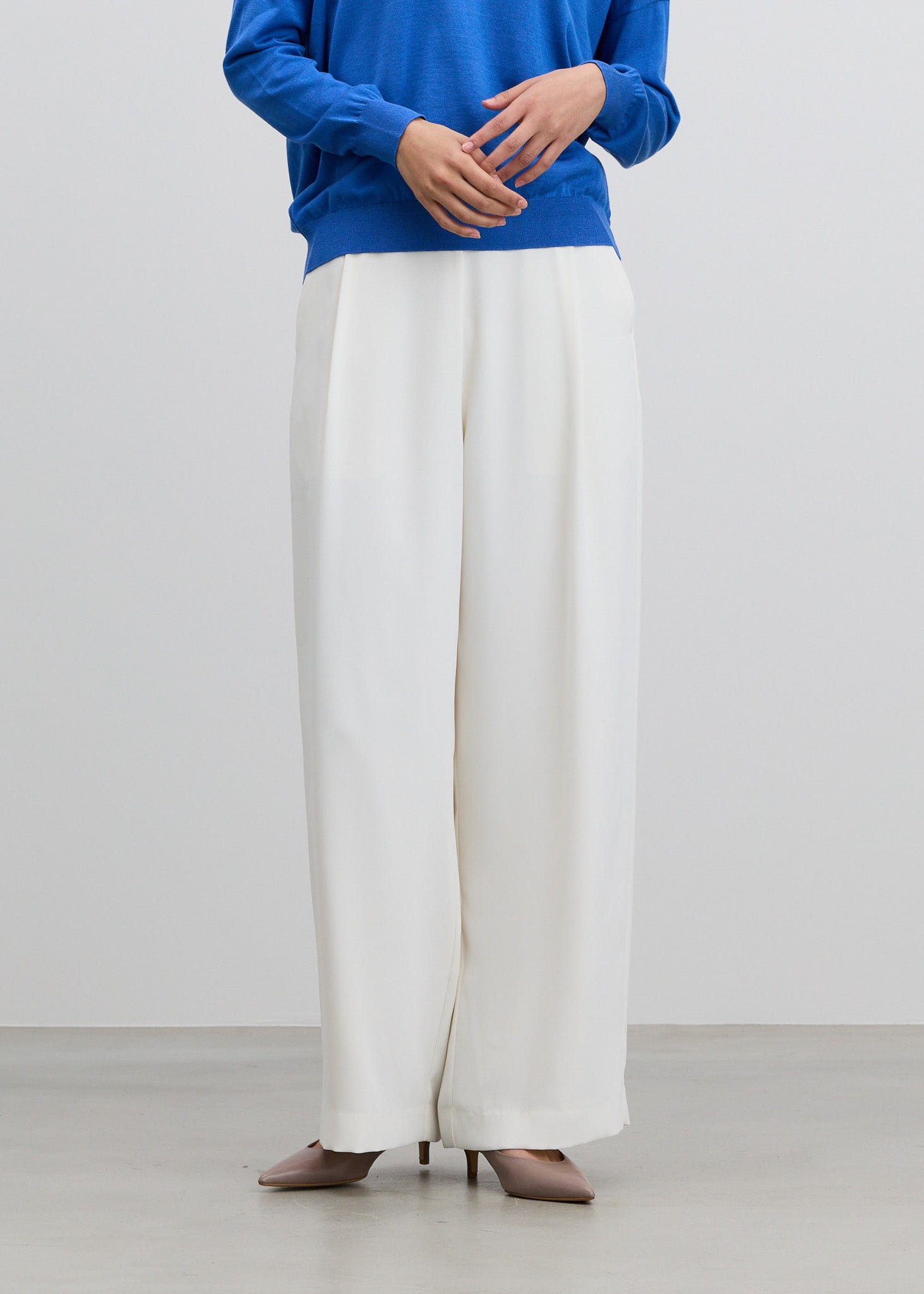 サイドタックワイドパンツ