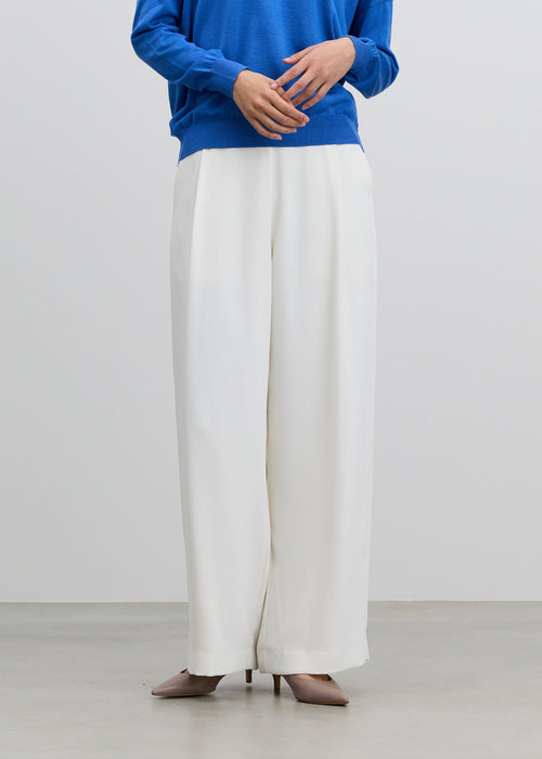 サイドタックワイドパンツ