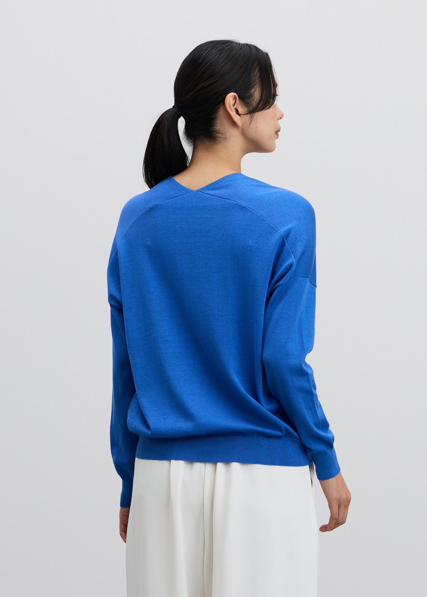 シルクコットンVネックニット