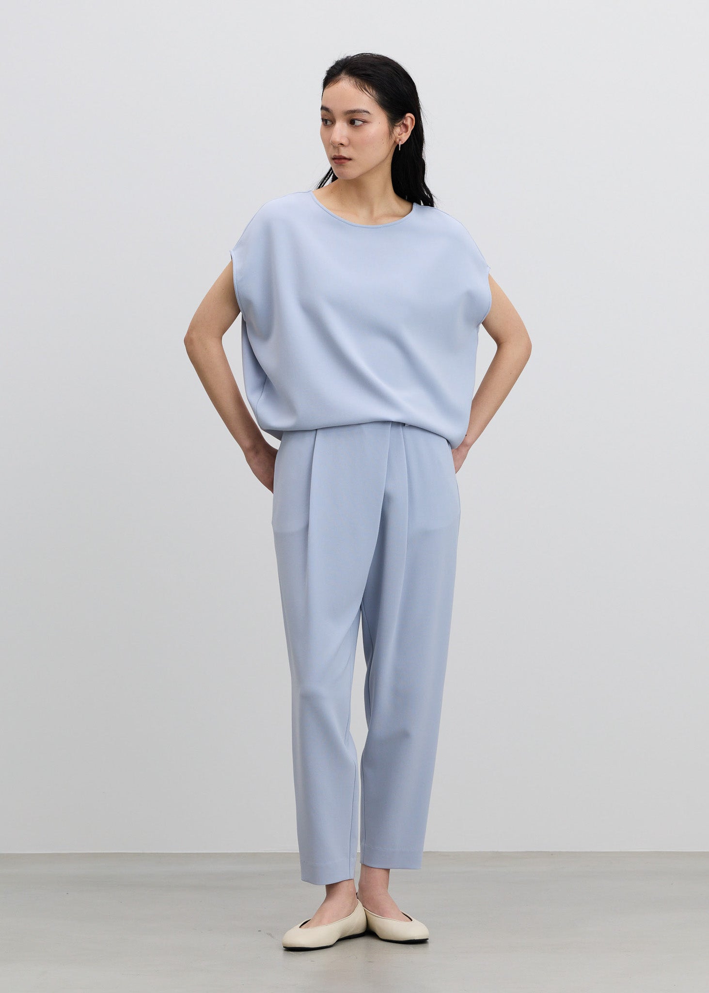 タックパンツ - SOÉJU online store｜上質な大人の女性のためのボトムス