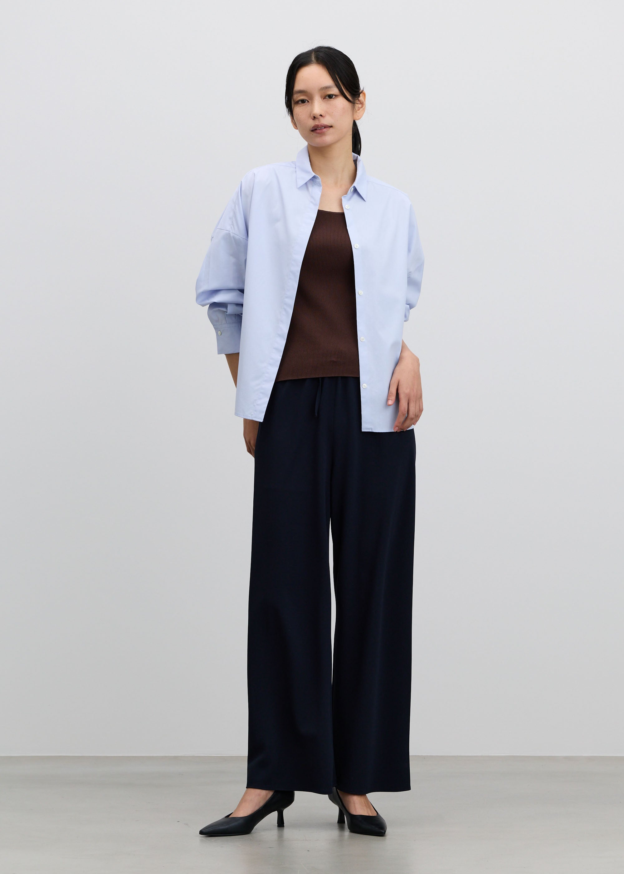 美Neck ノースリーブニット (スクエアネック)- SOÉJU online store