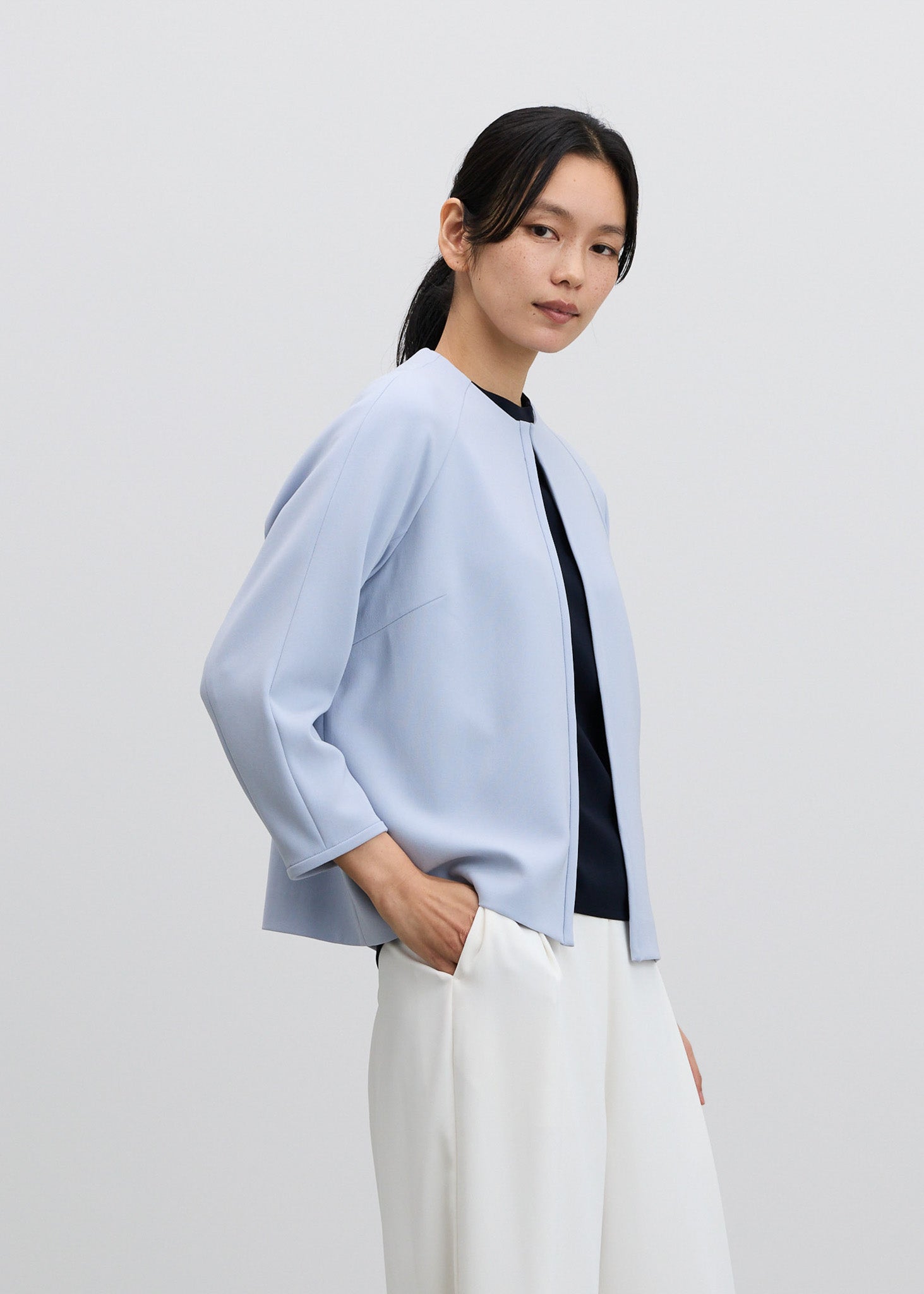 フロントホック8分袖ジャケット