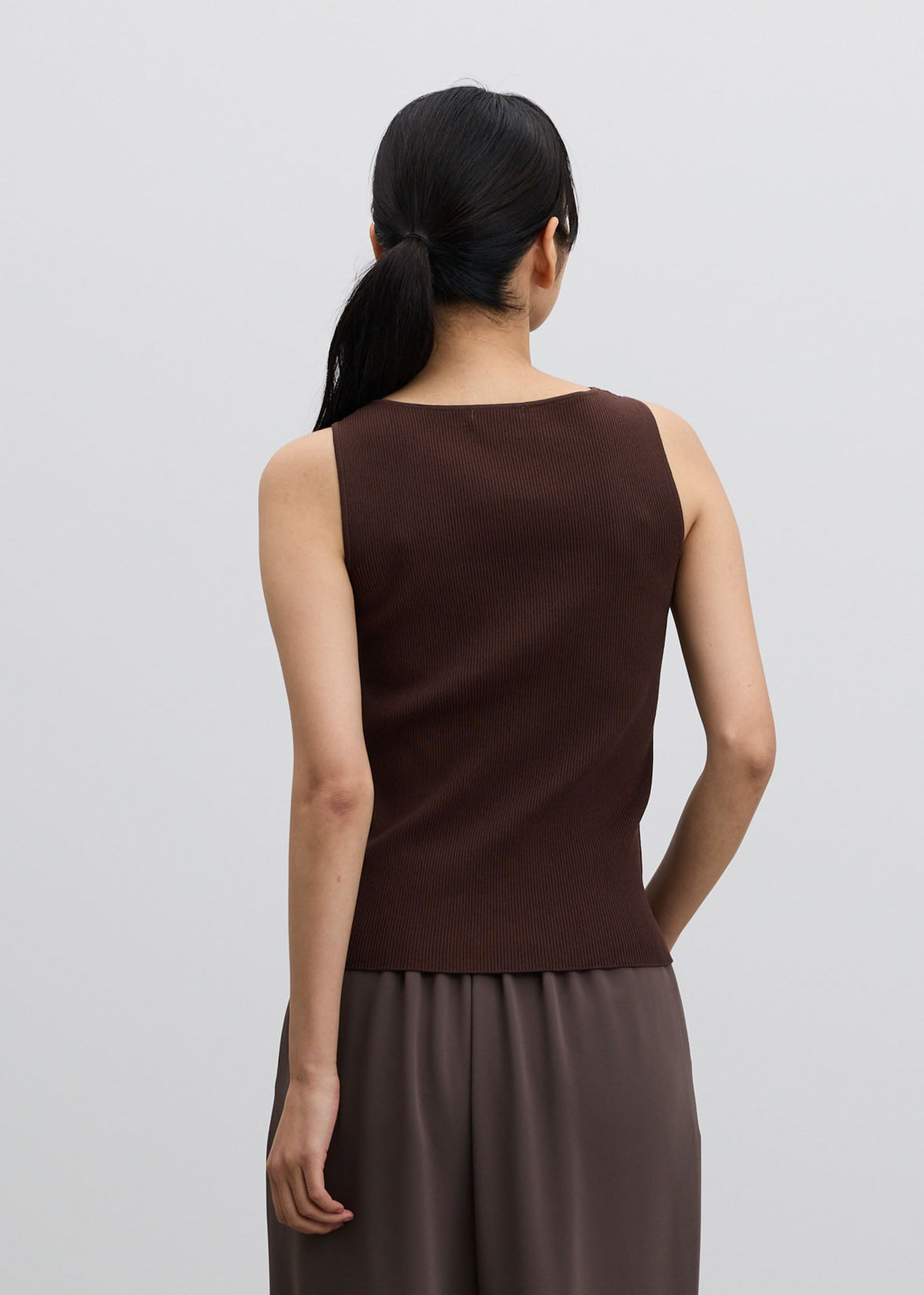 美Neck ノースリーブニット（ボートネック）