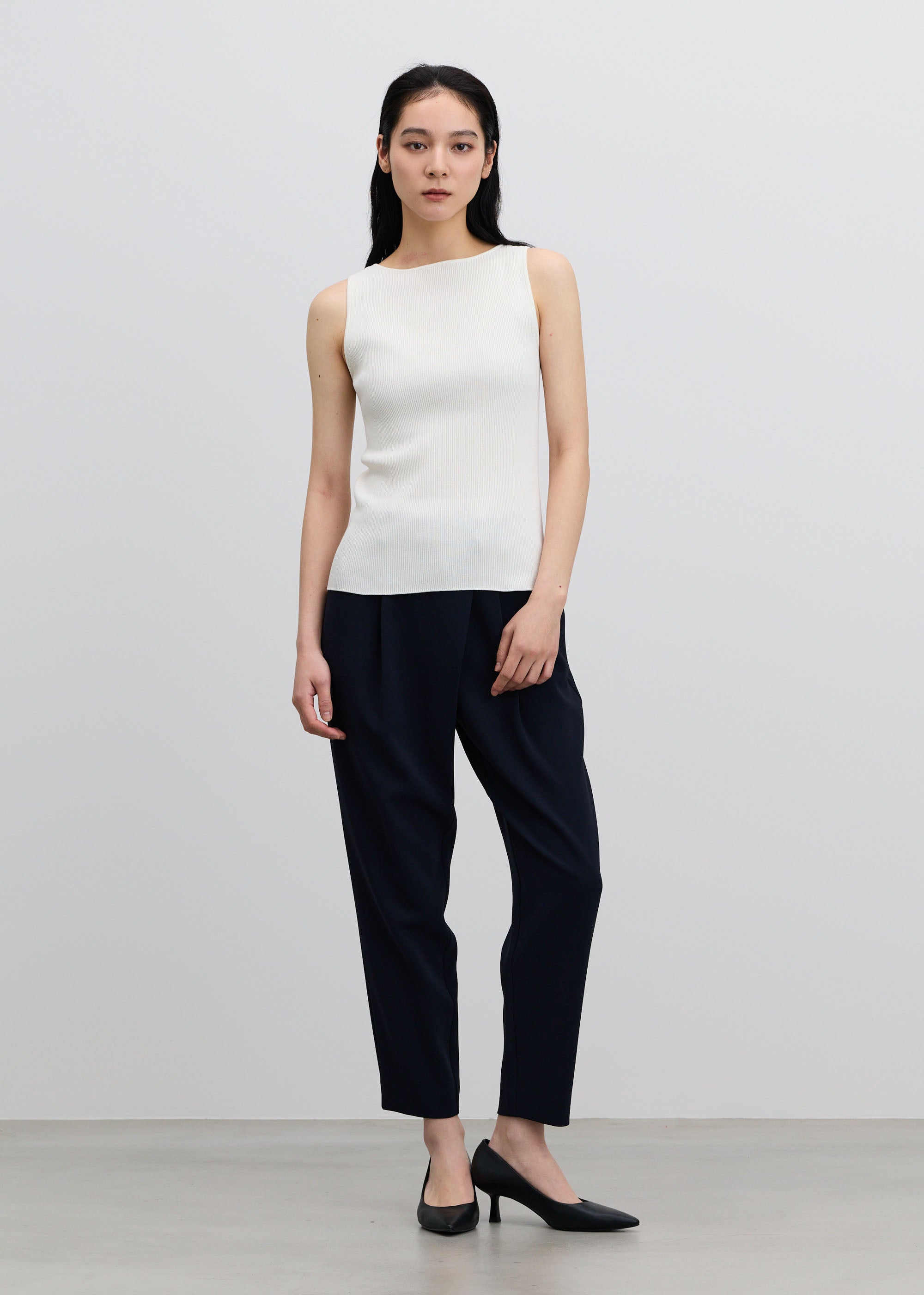 美Neck ノースリーブニット (ボートネック)- SOÉJU online store｜上質
