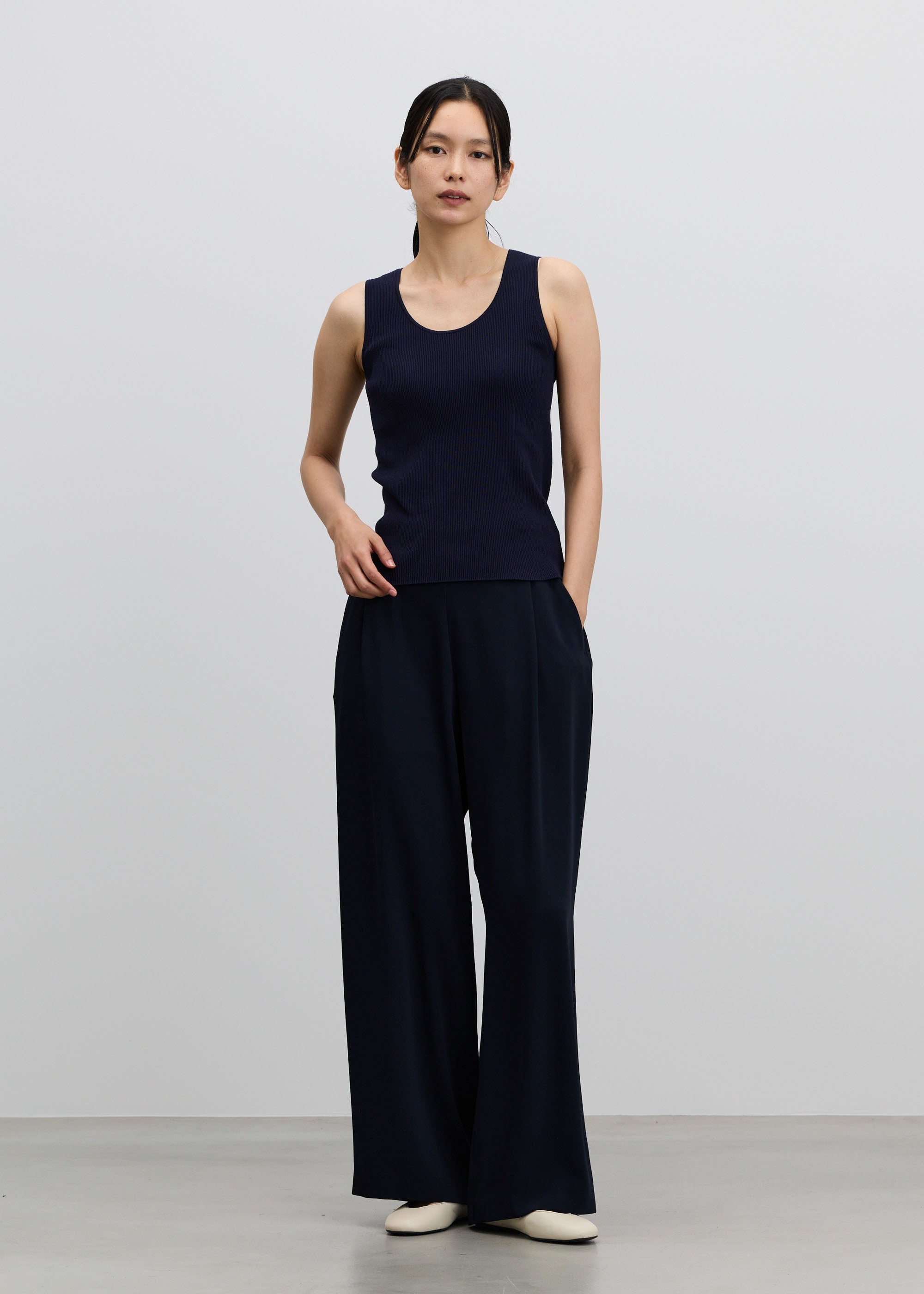 美Neck ノースリーブニット（Uネック）