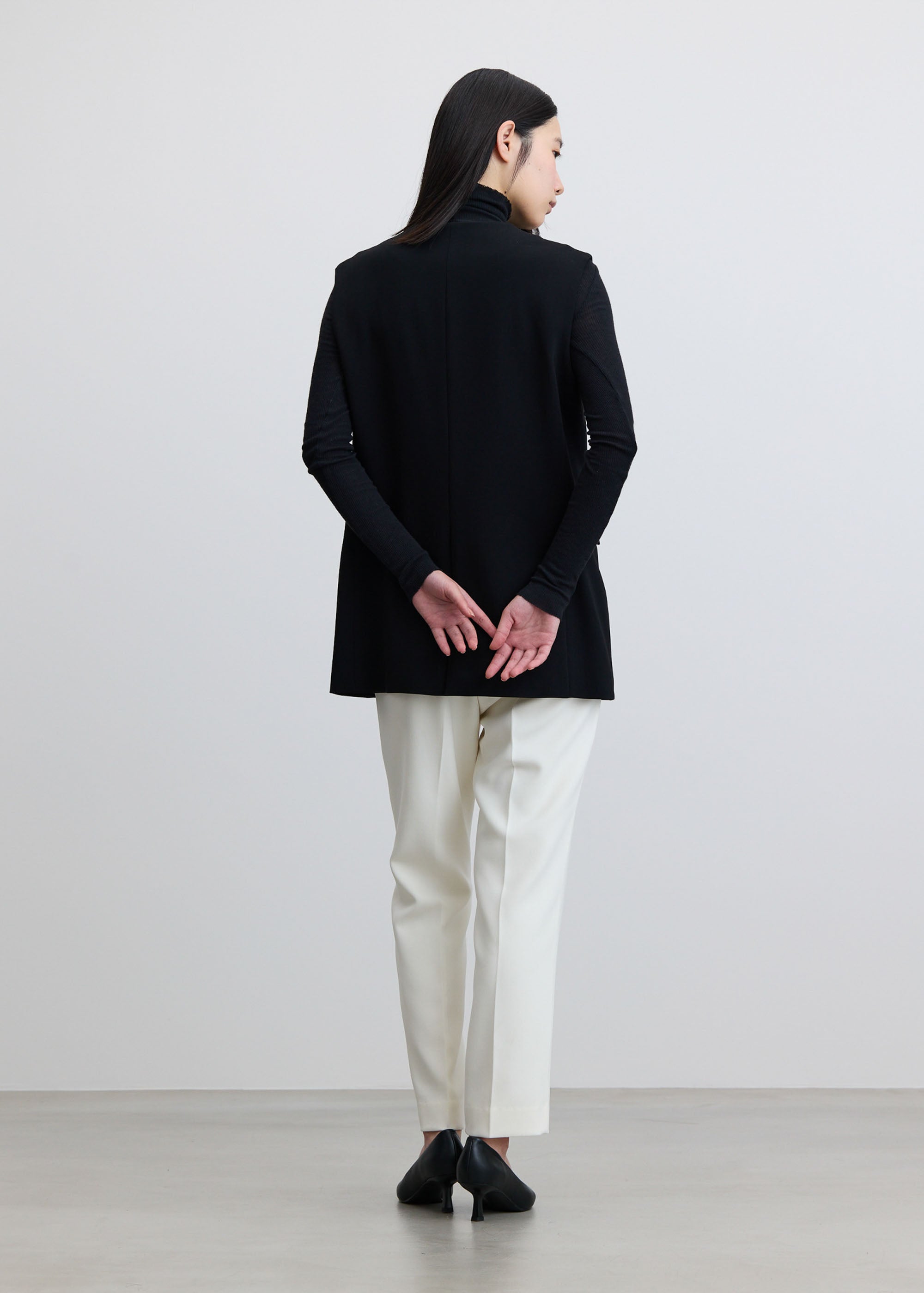 クルーネックジレ