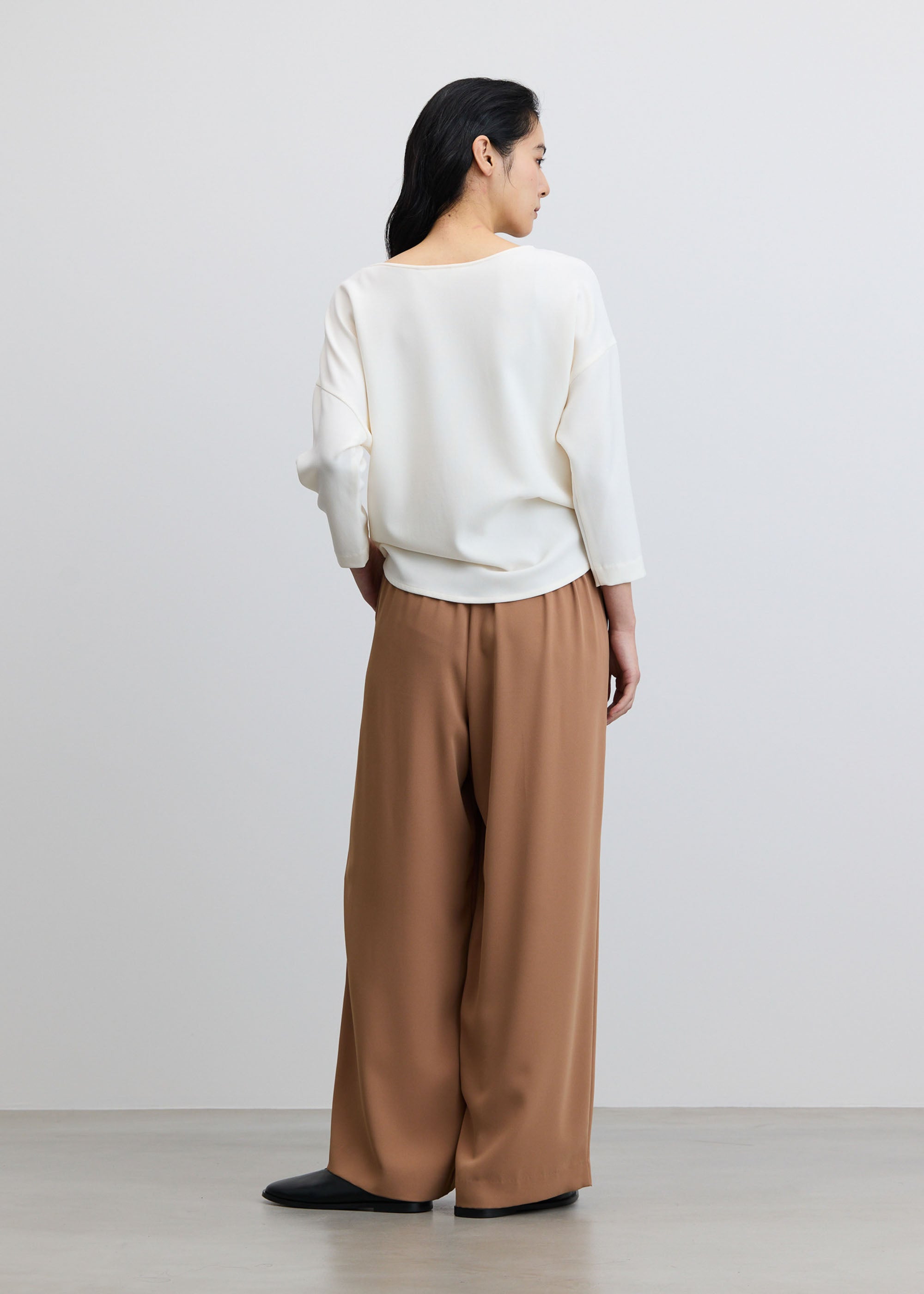 サイドタックワイドパンツ