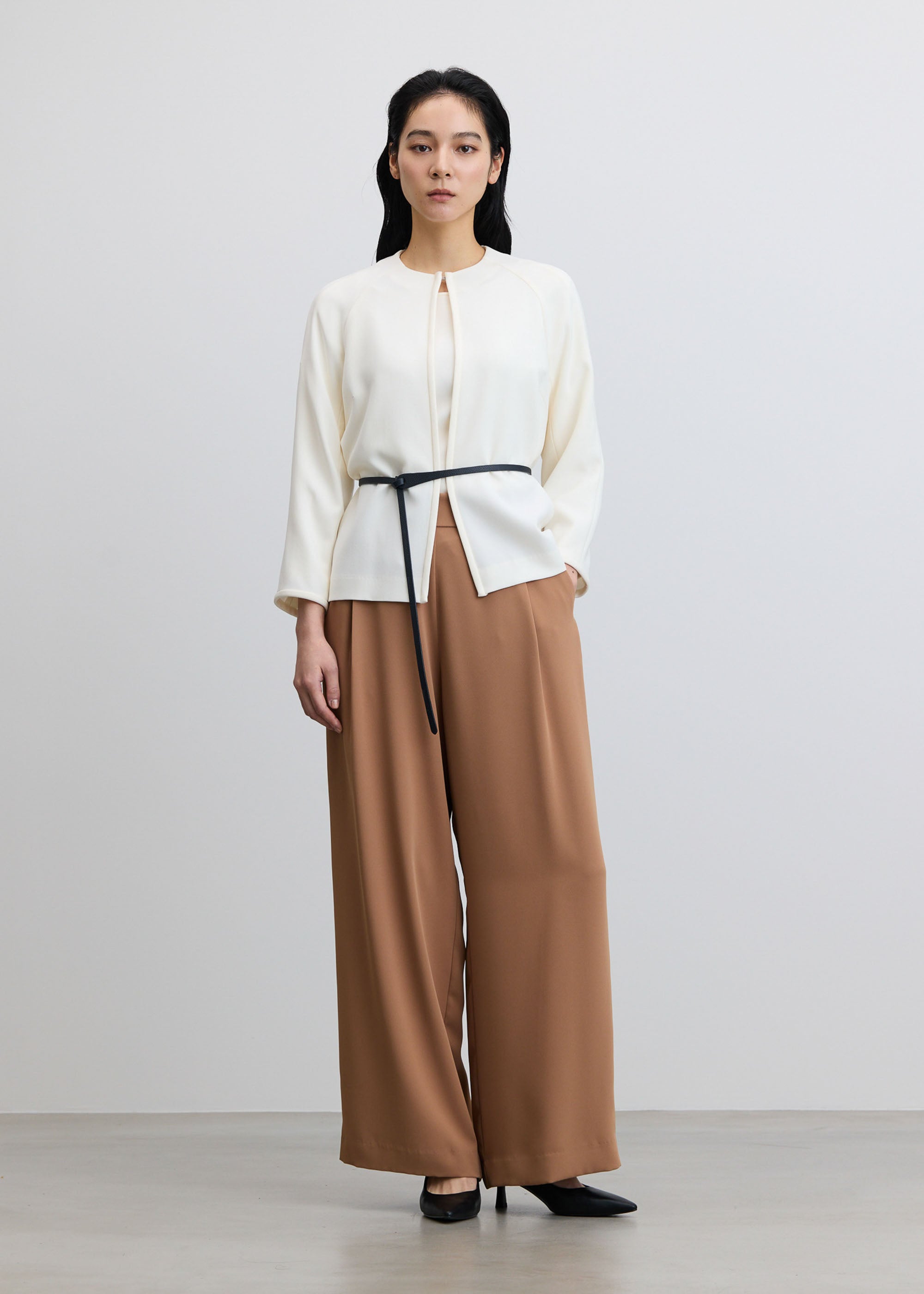 サイドタックワイドパンツ - SOÉJU online store｜上質な大人の女性の