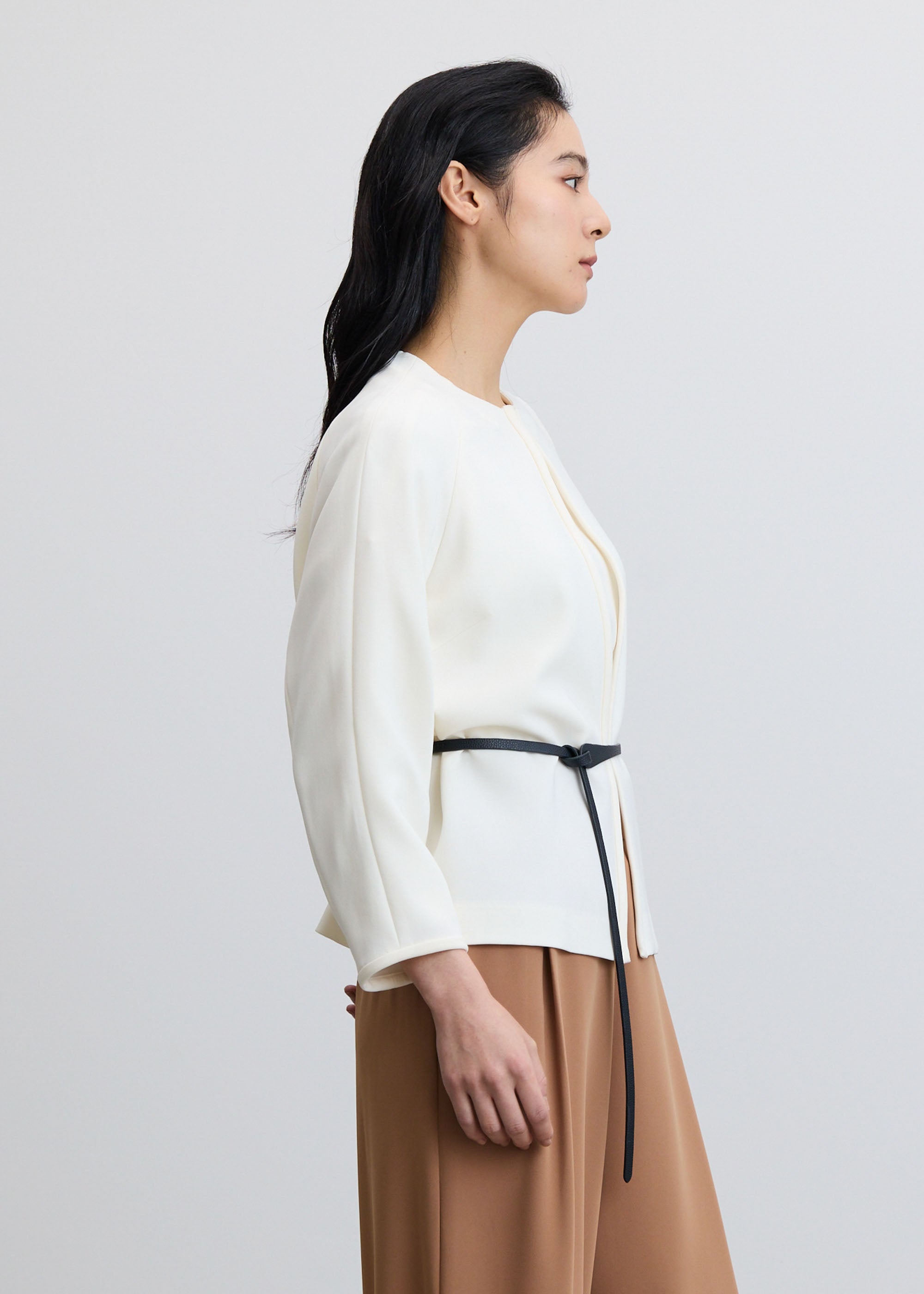 SOEJU フロントホック8分丈ジャケット ネイビー Mサイズ フロントホック8分袖ジャケット - SOÉJU online store｜上質な大人の