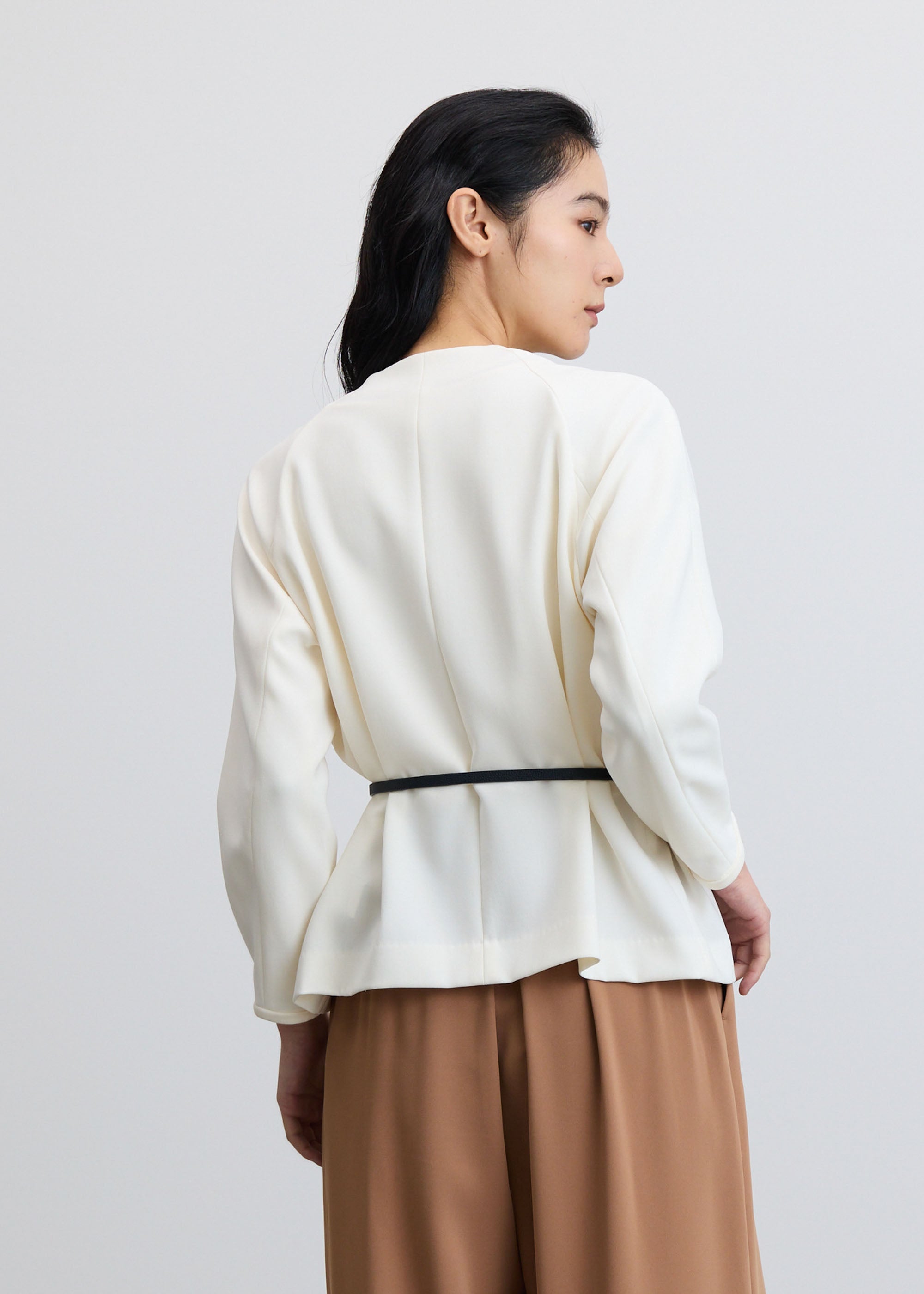 フロントホック8分袖ジャケット