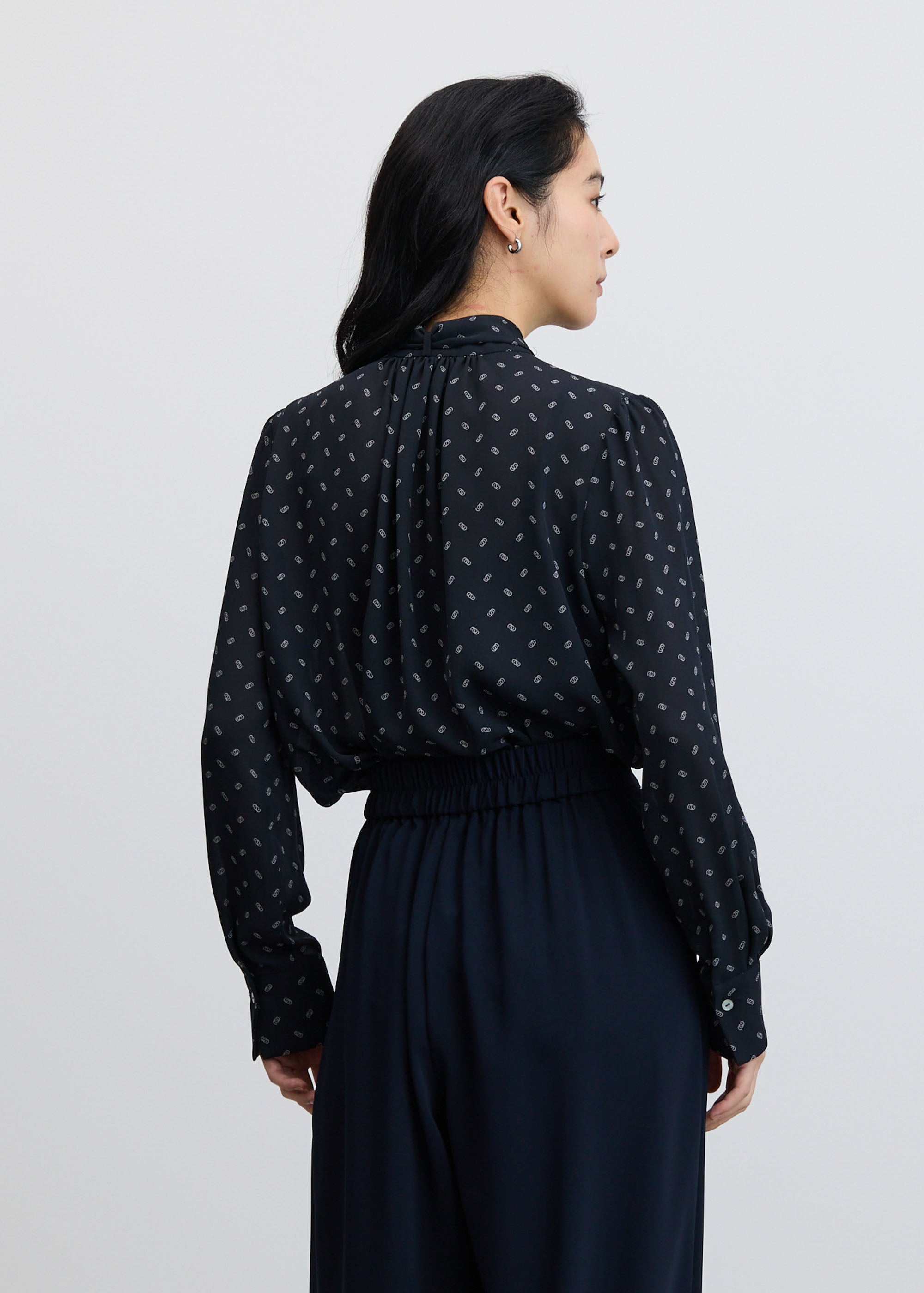 ビット柄スカーフ付きブラウス