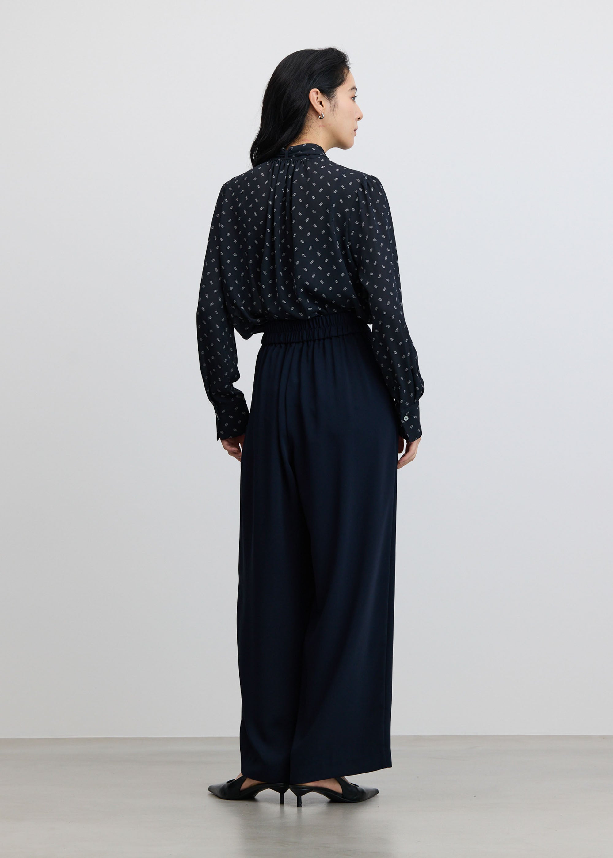 サイドタックワイドパンツ