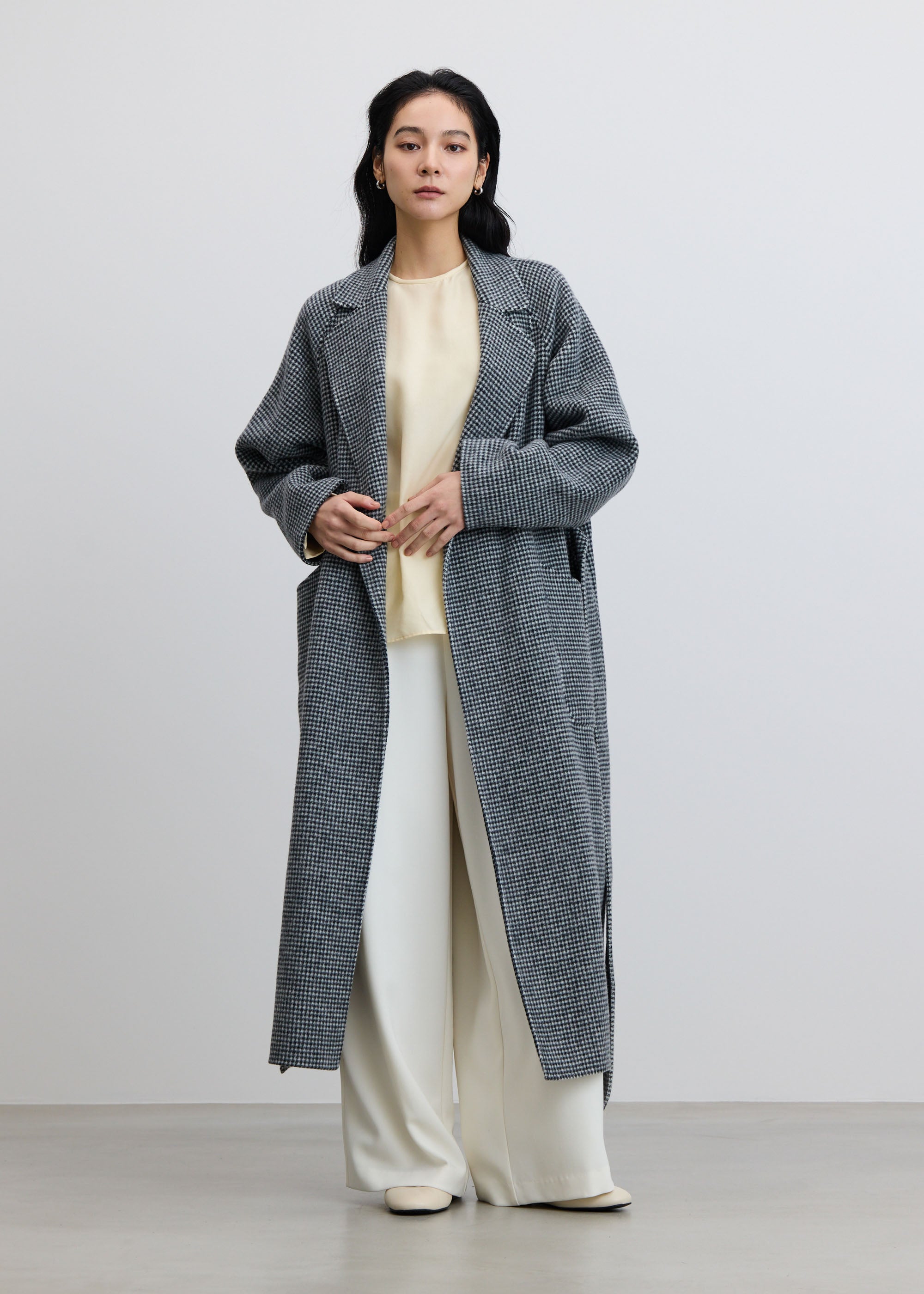 シルククルーネックブラウス - SOÉJU online store｜上質な大人の女性