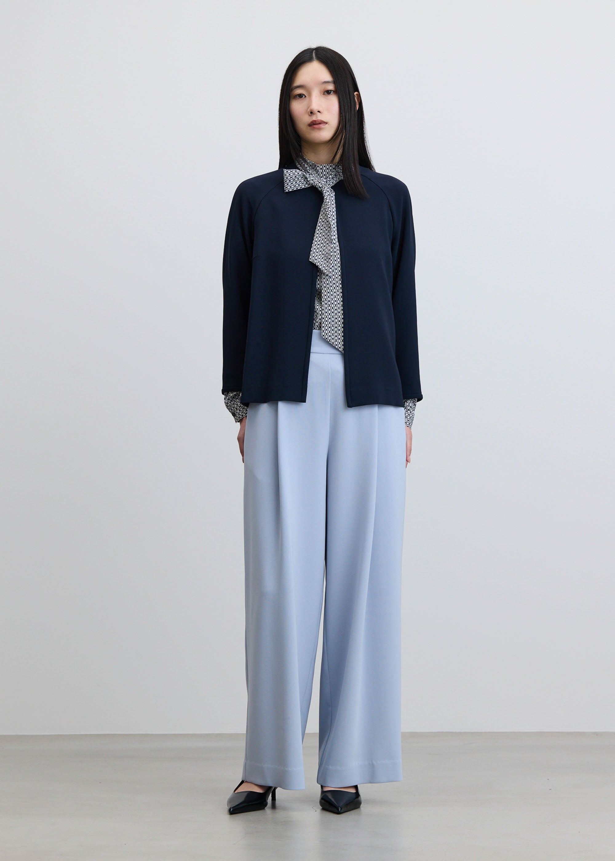 チェーン柄ボウタイブラウス - SOÉJU online store｜上質な大人の女性