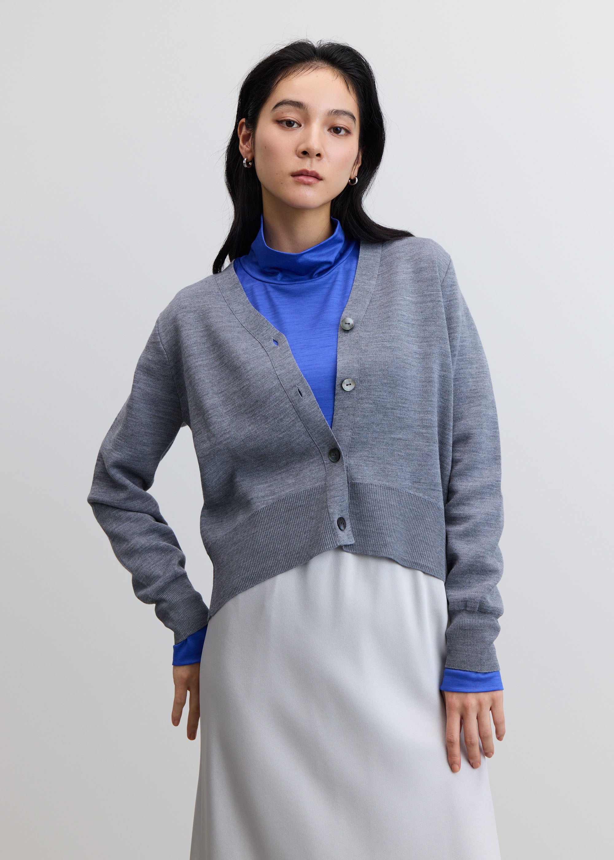 スウェットライクV ネックショートニットカーディガン - SOÉJU online