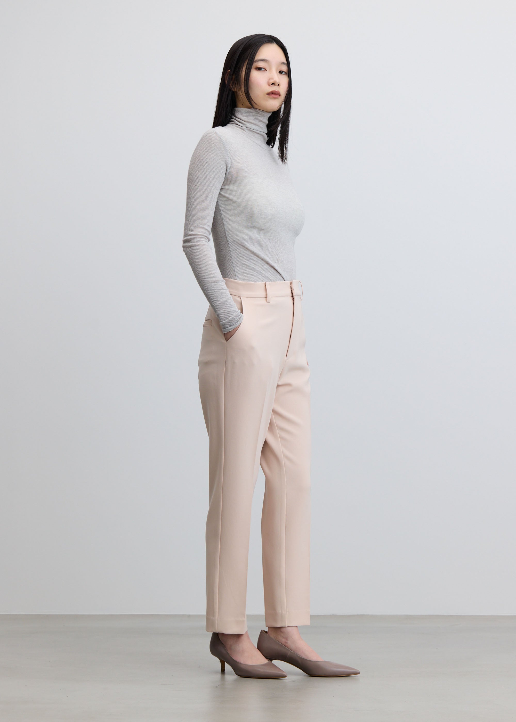 センタープレスパンツ