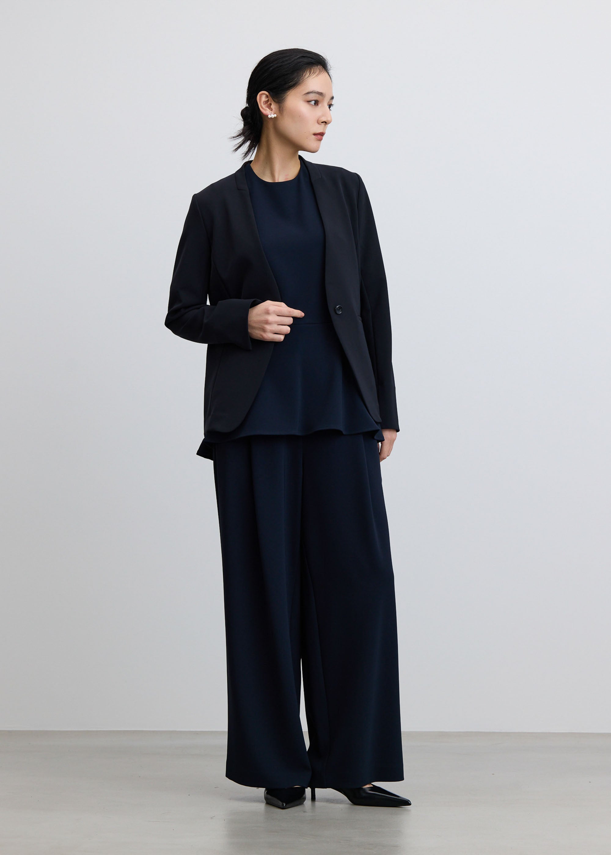 美品✨ソージュ ストレッチファインノーカラージャケット ブラック S 現行 ストレッチファインノーカラージャケット - SOÉJU online store｜上質