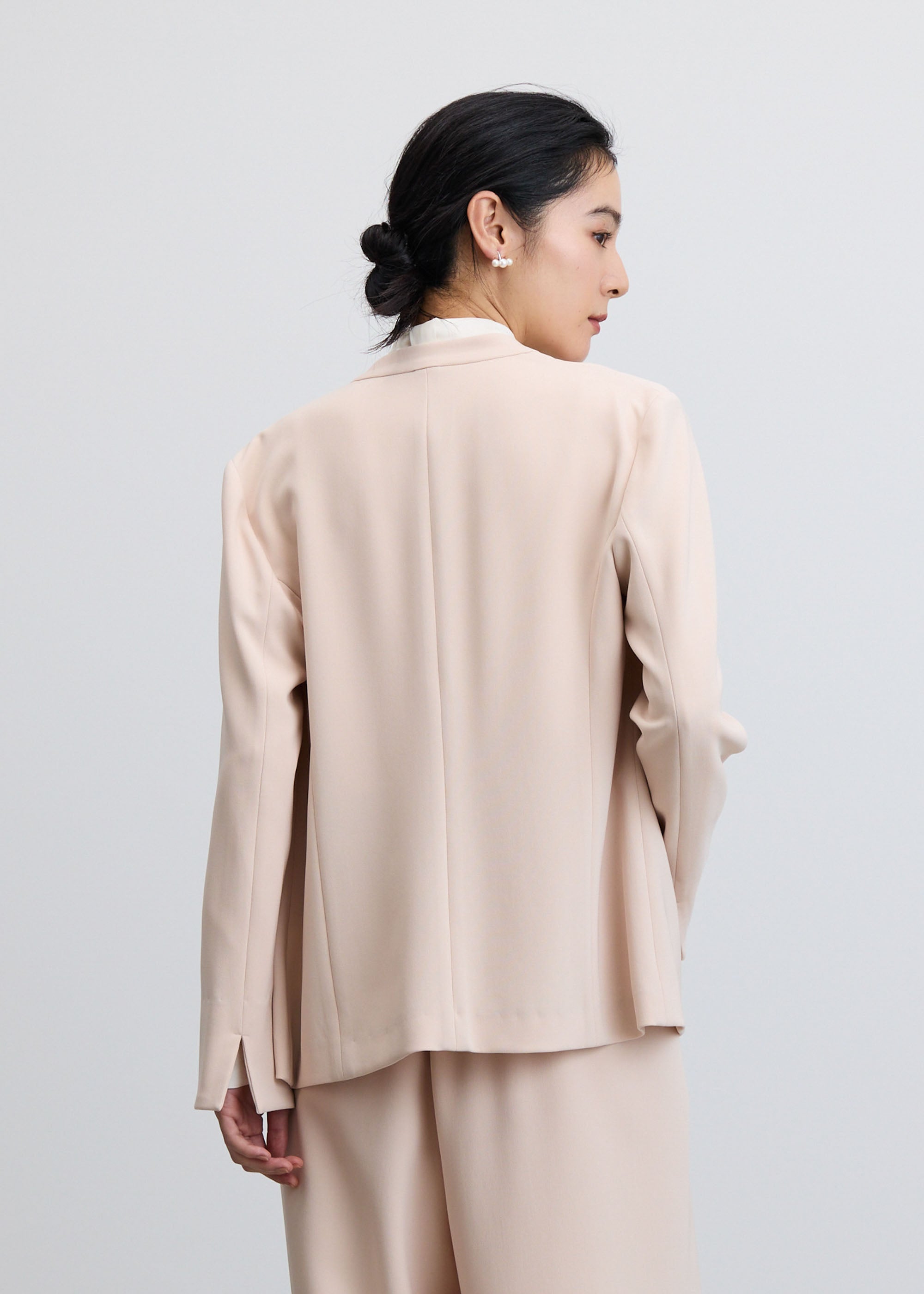 ノーカラージャケット - SOÉJU online store｜上質な大人の女性のため