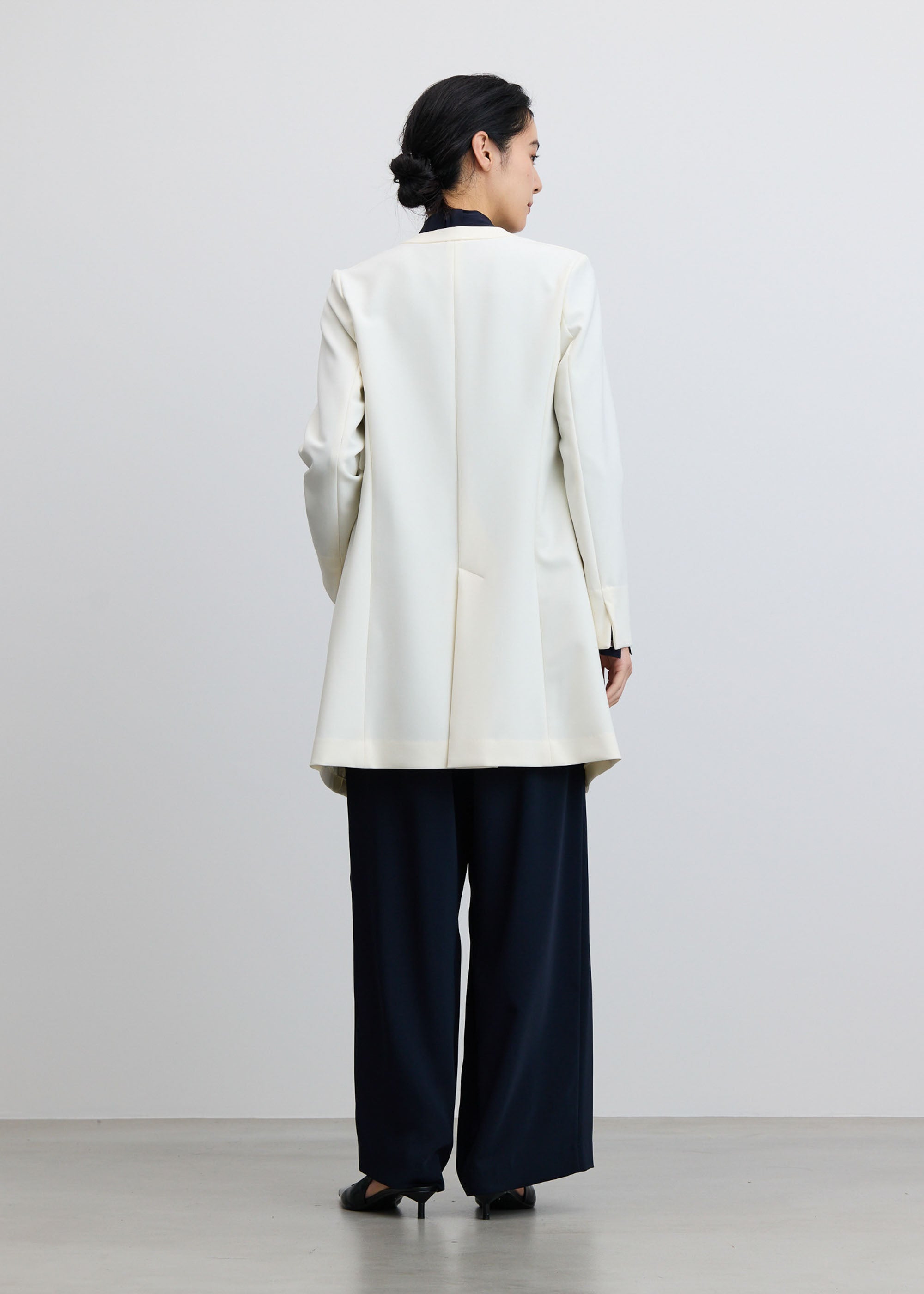 ロングノーカラージャケット