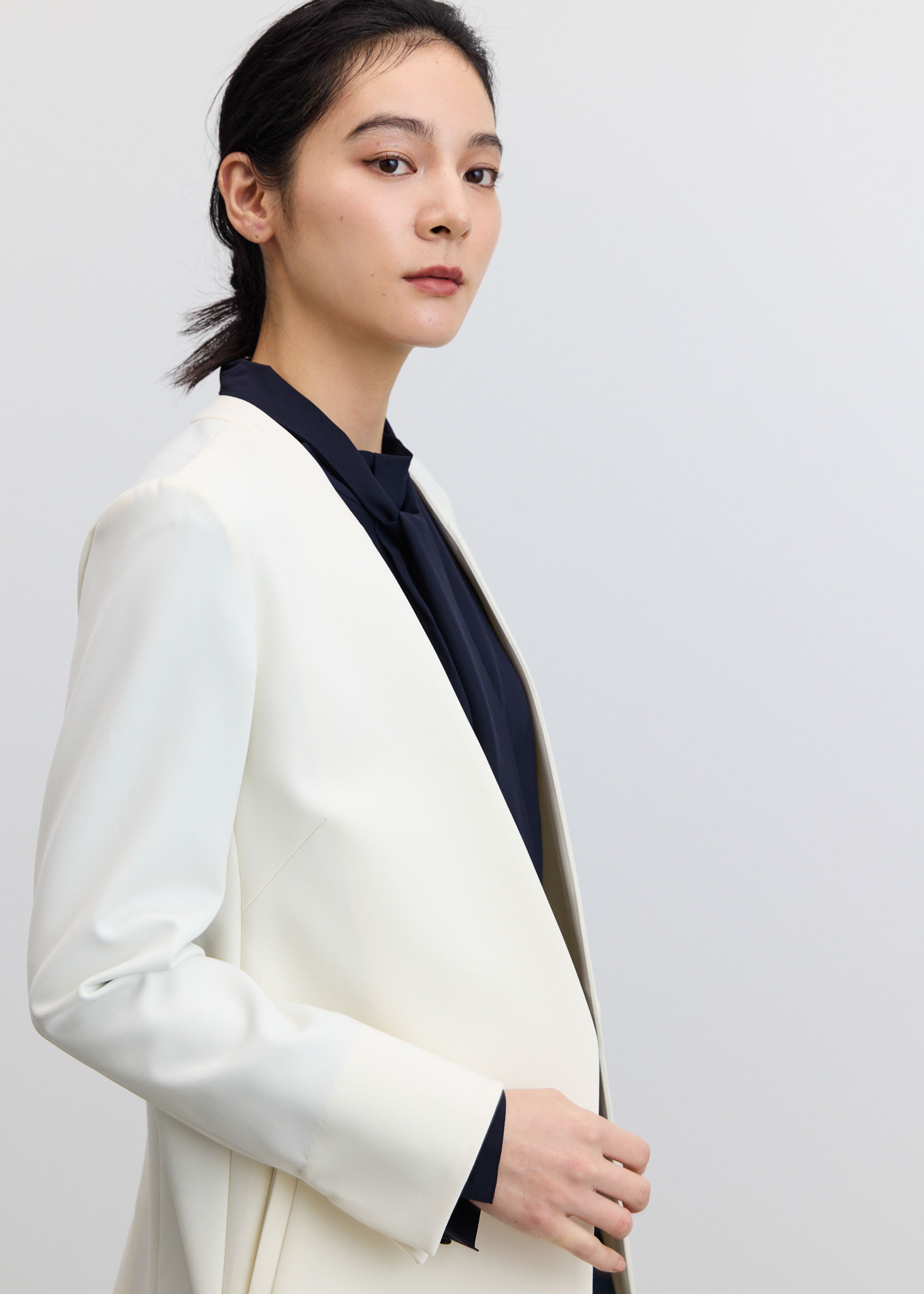 ロングノーカラージャケット - SOÉJU online store｜上質な大人の女性