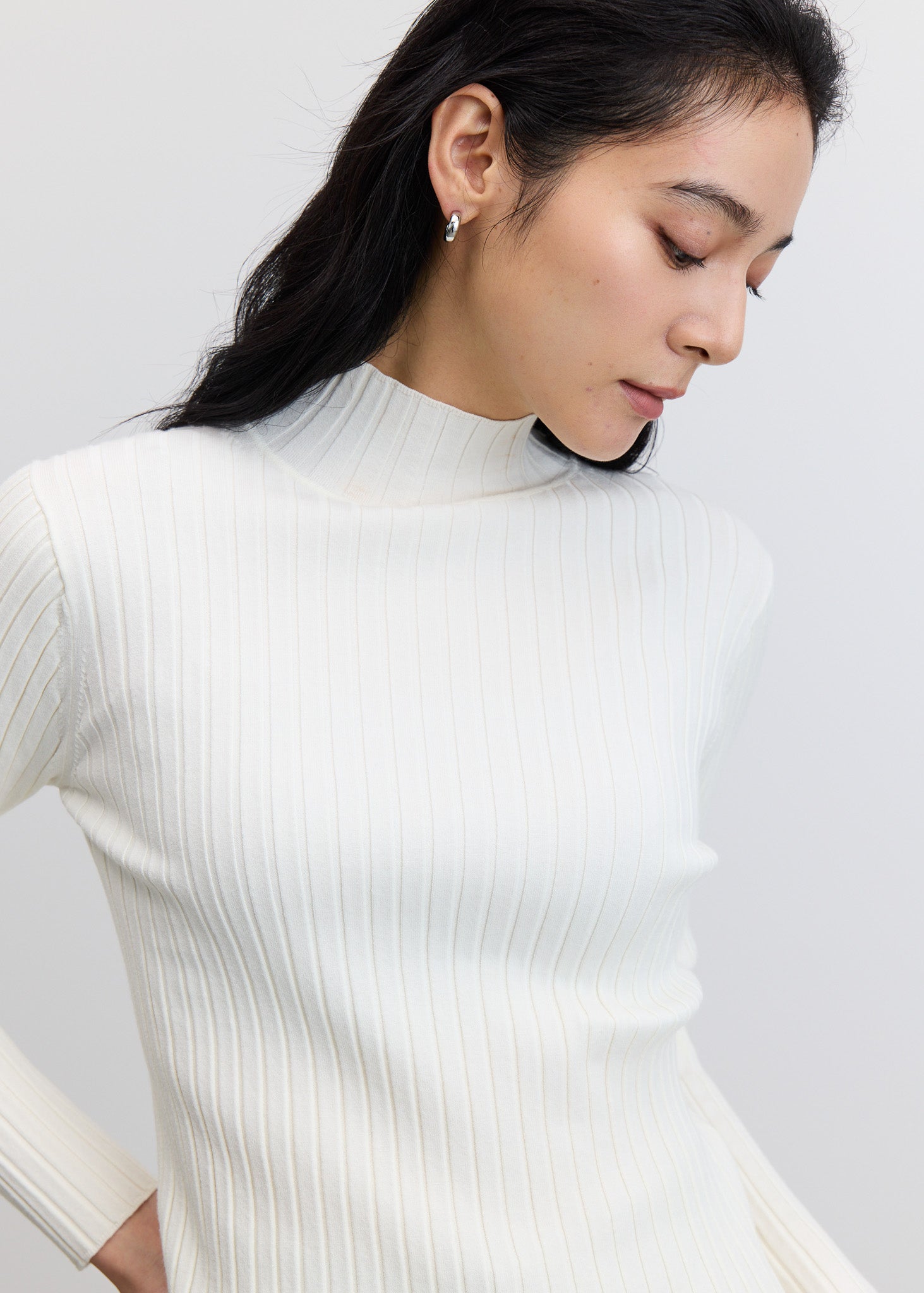 soejuタートルネックセーター(ブラック) ワイドリブタートルネックニット - SOÉJU online store｜上質な大人の