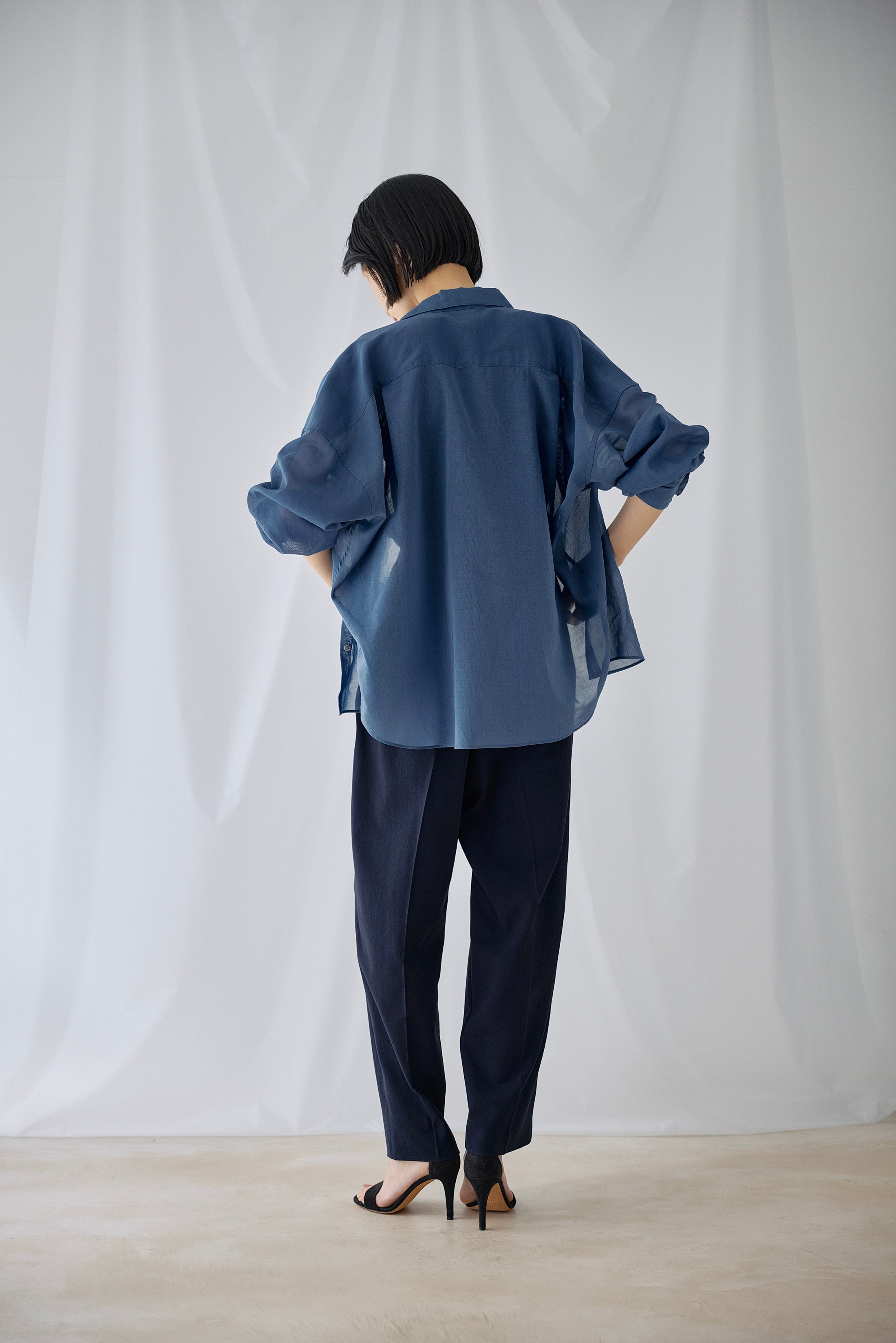 Sheer Layers for Summer｜夏の「お守り服」になる、大人のシアーアイテム